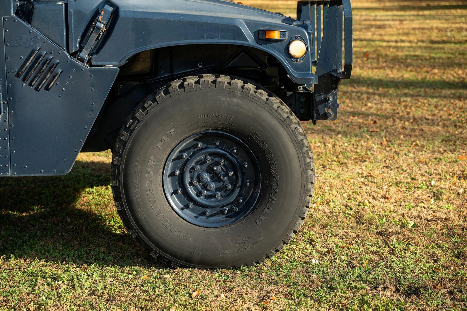 1990 AM General M998 HMMWV