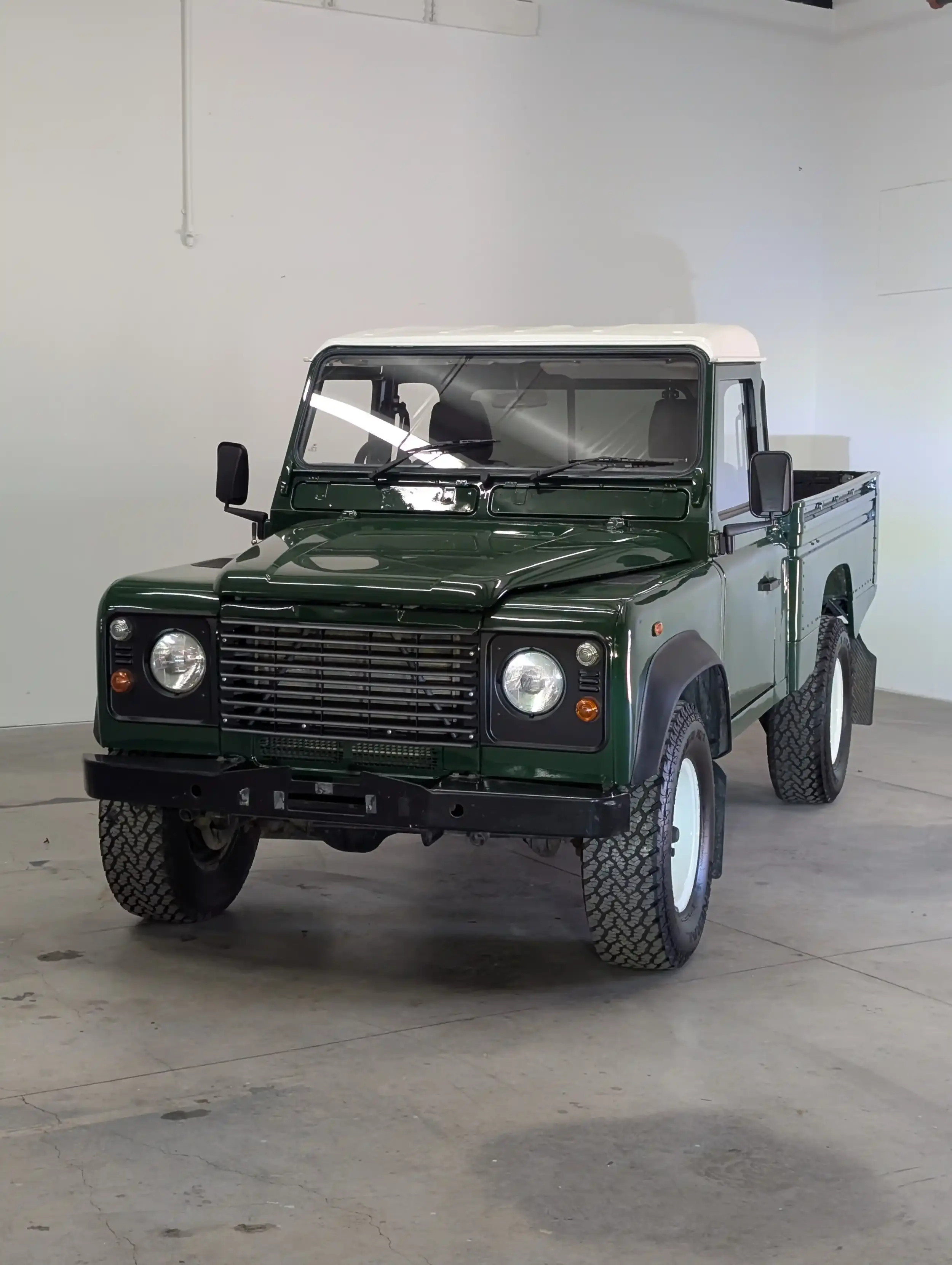 2000 Land Rover Defender 110 Hi-Cap Pickup Td5