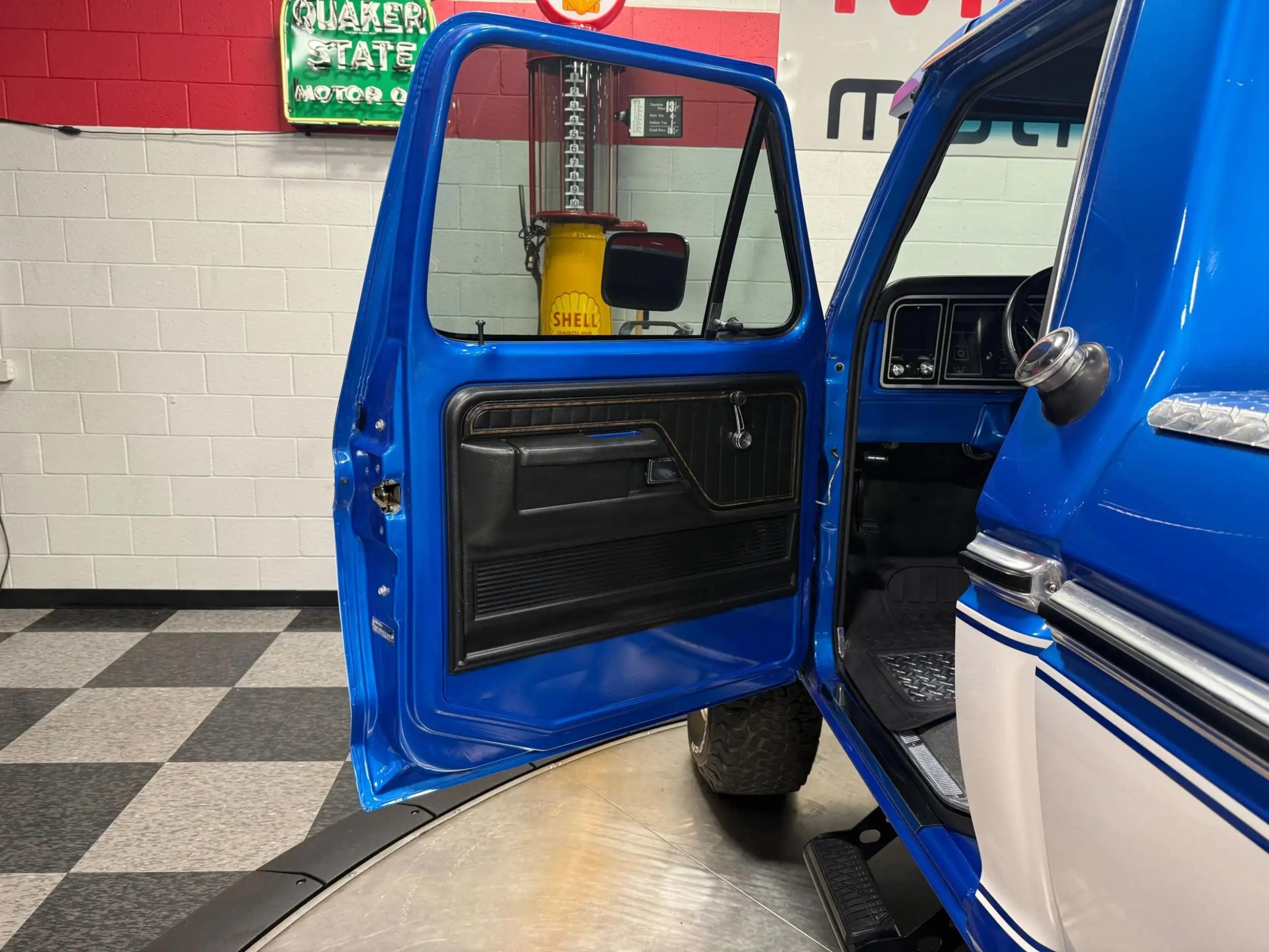 1975 Ford F-250 Explorer