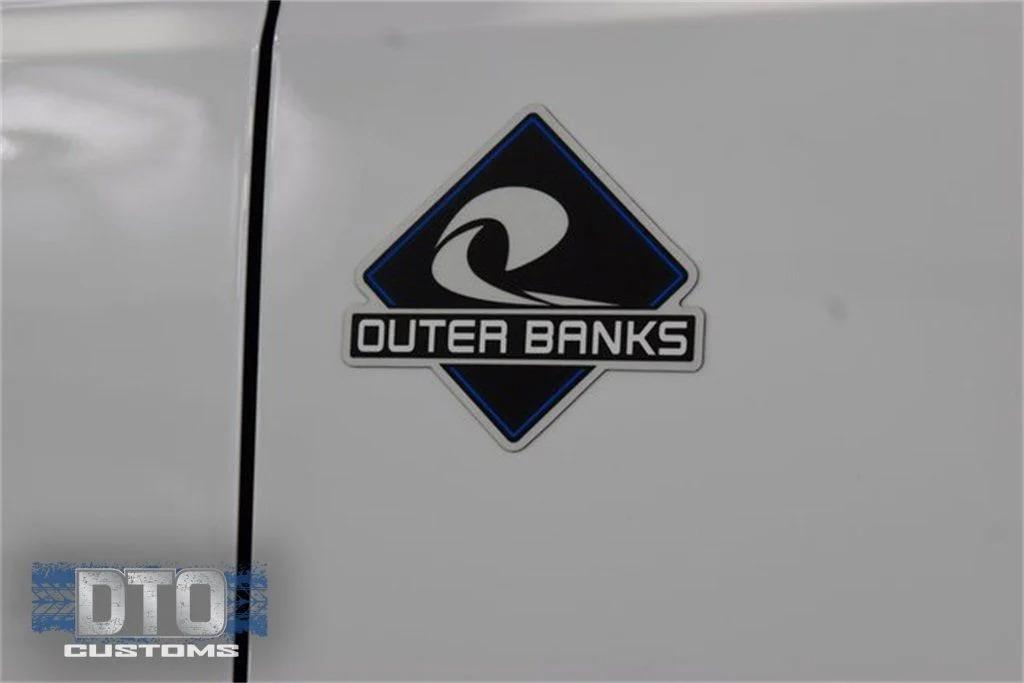 Modified 2025 Ford Bronco Outer Banks