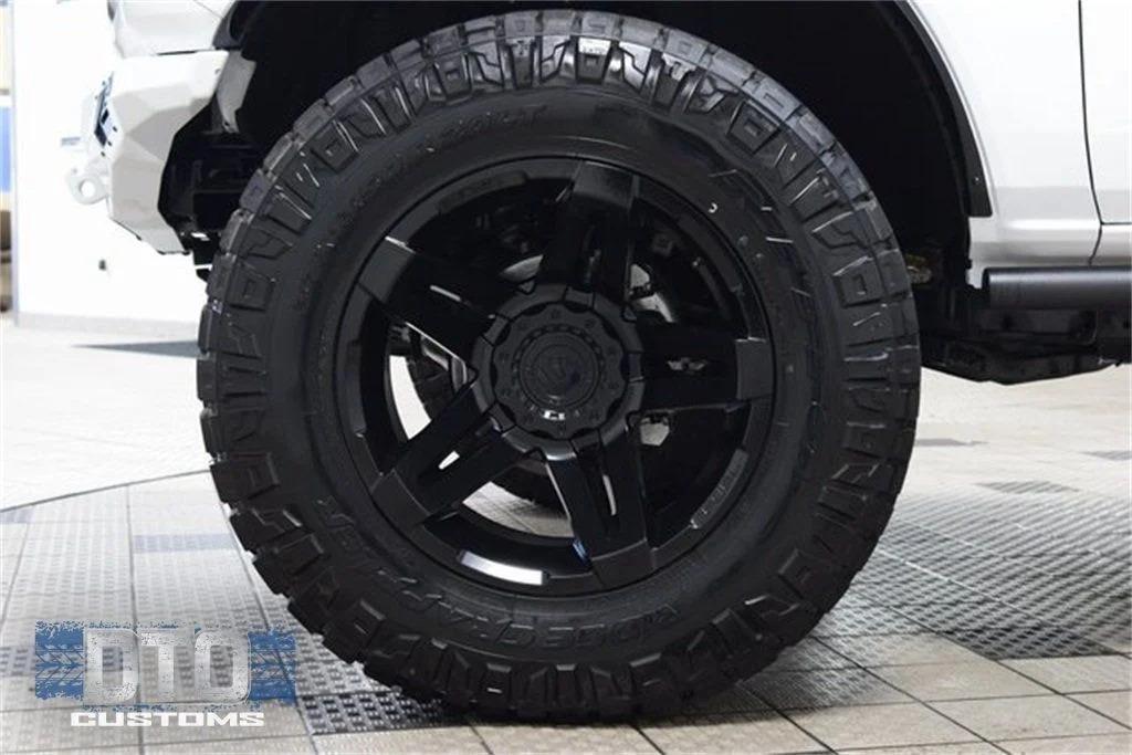 Modified 2025 Ford Bronco Outer Banks