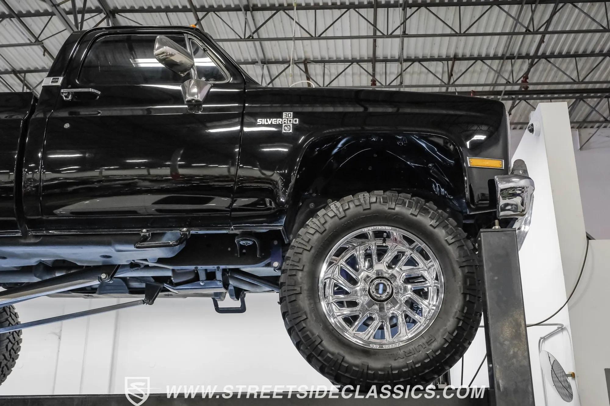 1986 Chevrolet K30 Silverado 4×4 Pickup