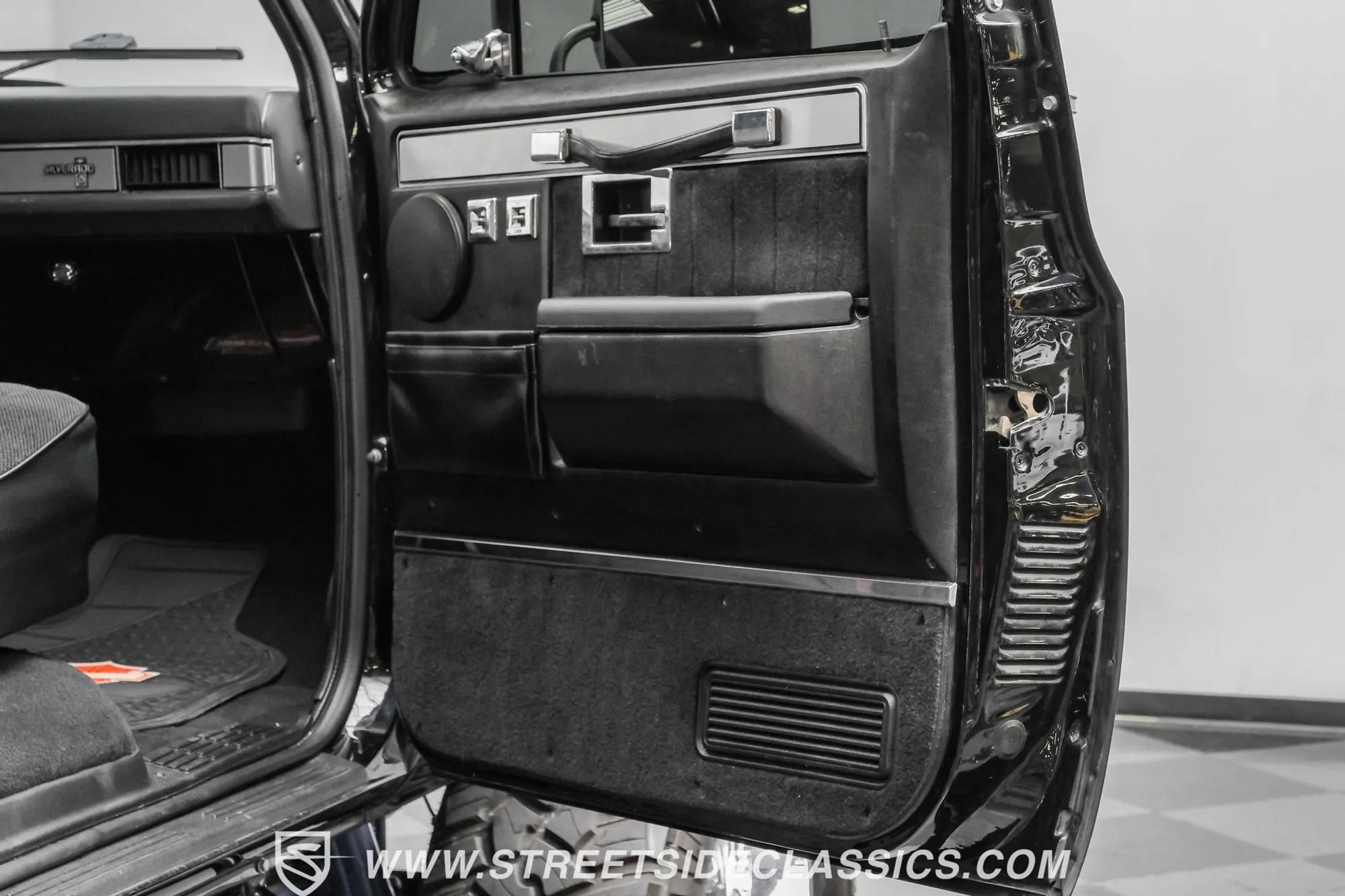 1986 Chevrolet K30 Silverado 4×4 Pickup