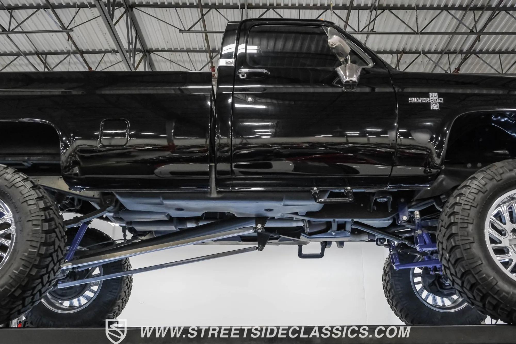 1986 Chevrolet K30 Silverado 4×4 Pickup