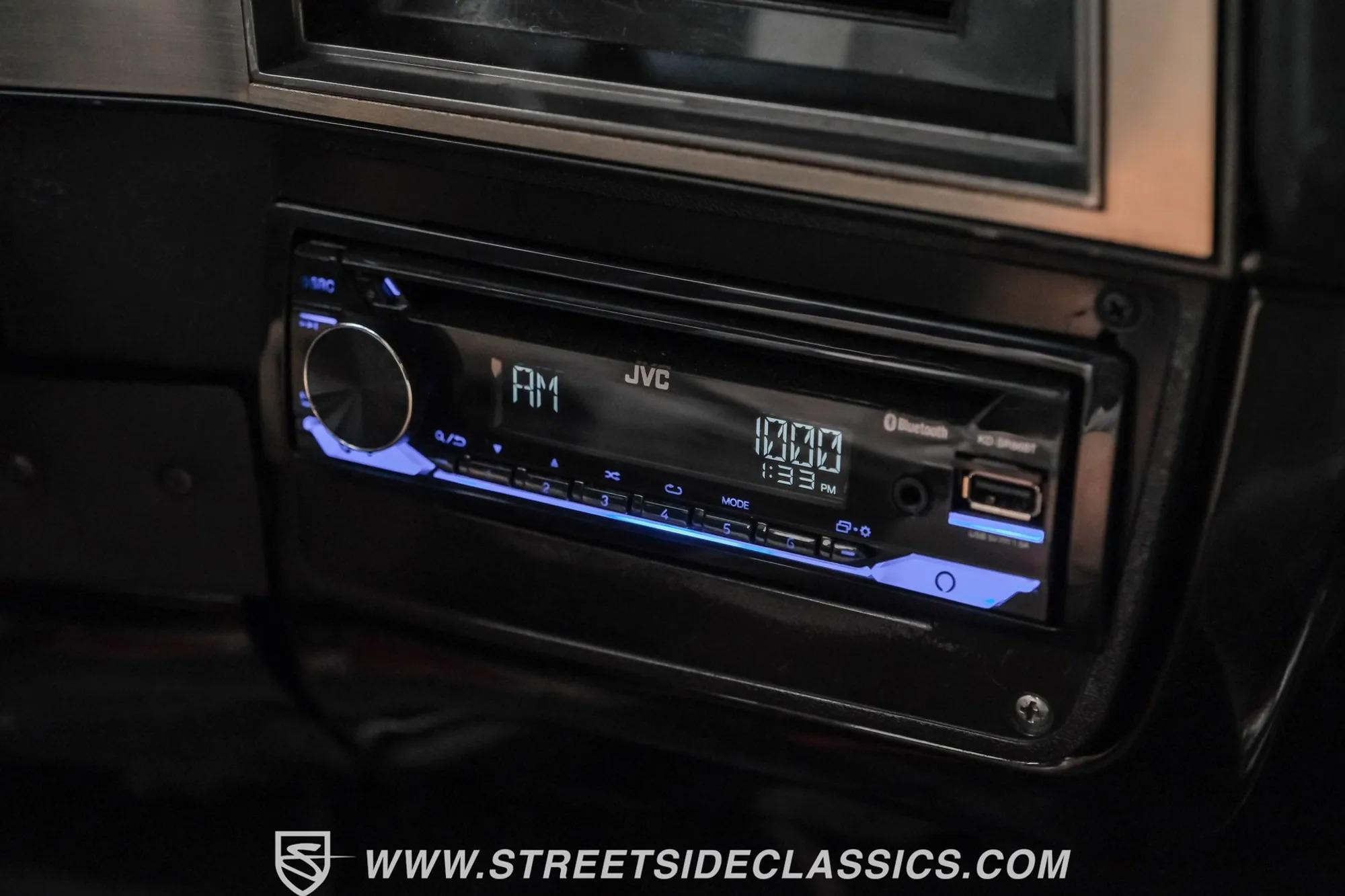 1986 Chevrolet K30 Silverado 4×4 Pickup