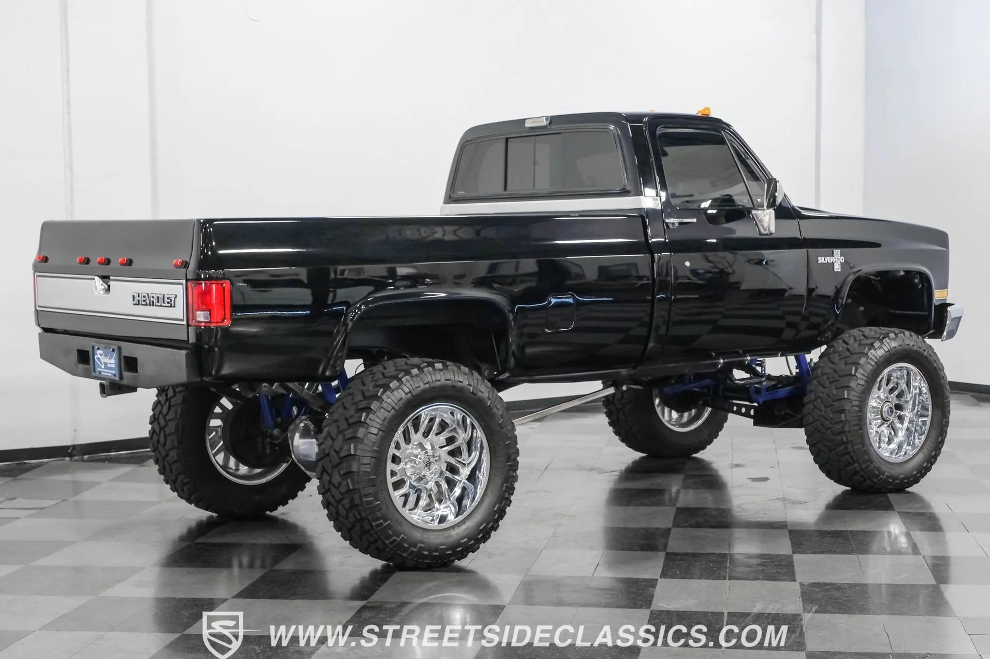 1986 Chevrolet K30 Silverado 4×4 Pickup