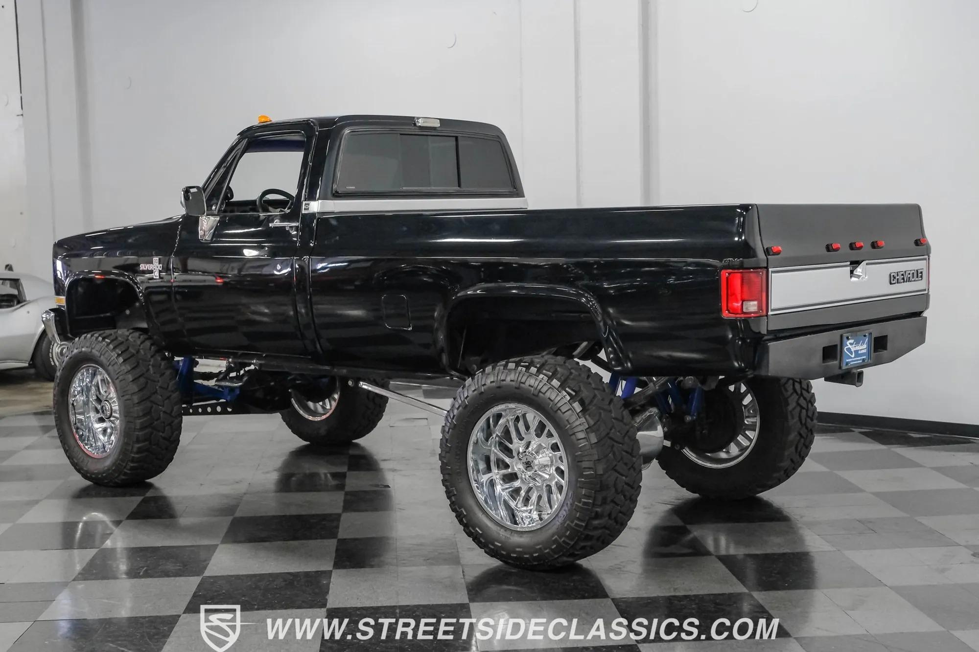 1986 Chevrolet K30 Silverado 4×4 Pickup