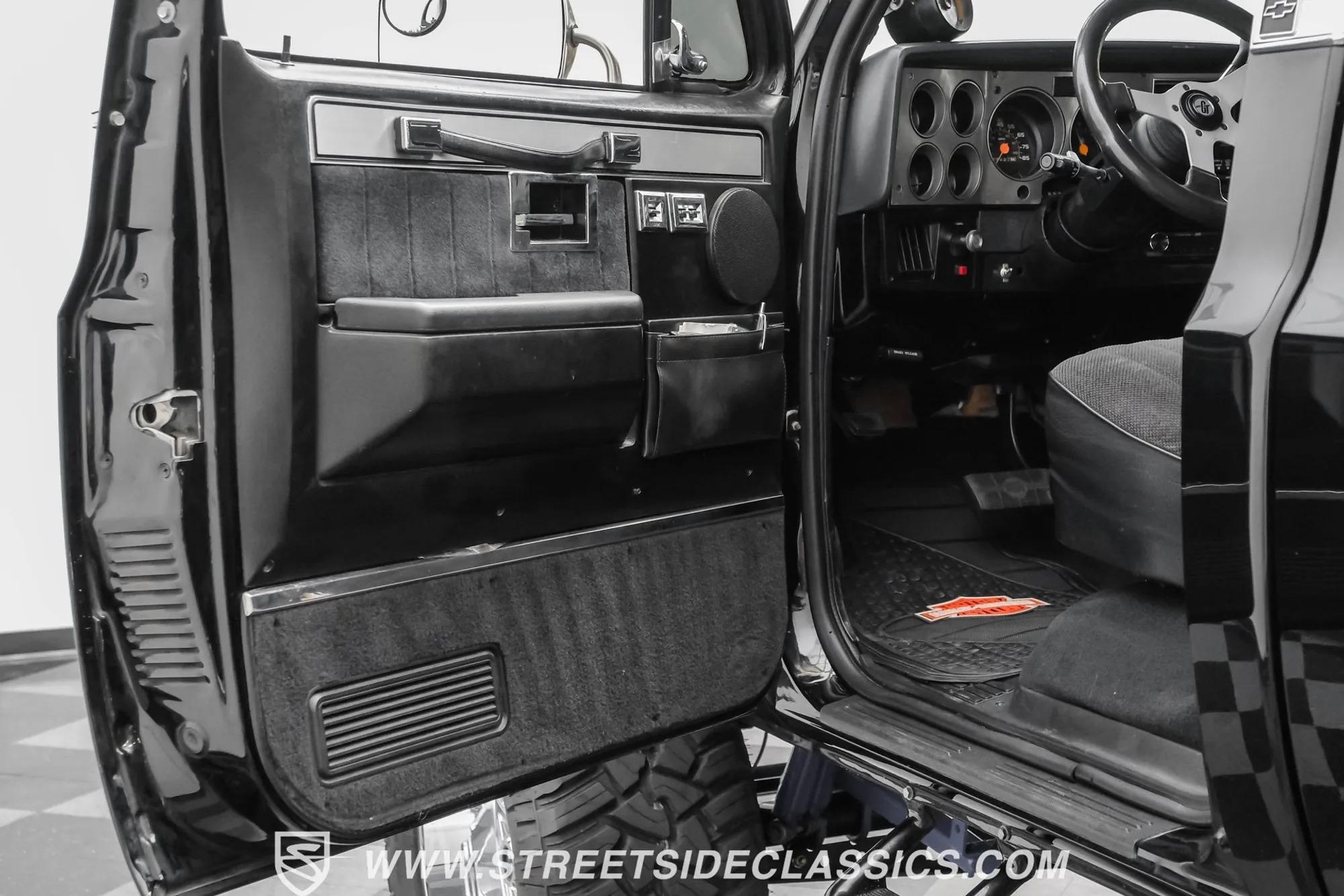 1986 Chevrolet K30 Silverado 4×4 Pickup