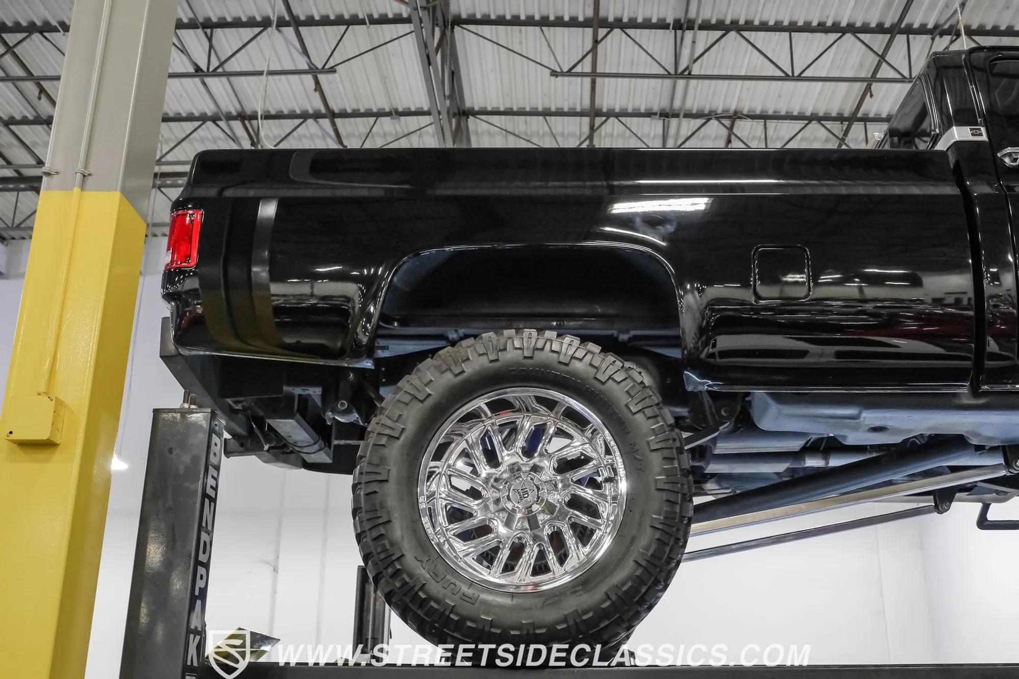 1986 Chevrolet K30 Silverado 4×4 Pickup