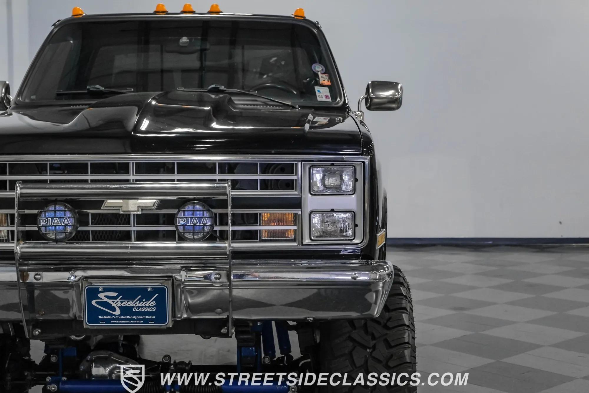 1986 Chevrolet K30 Silverado 4×4 Pickup