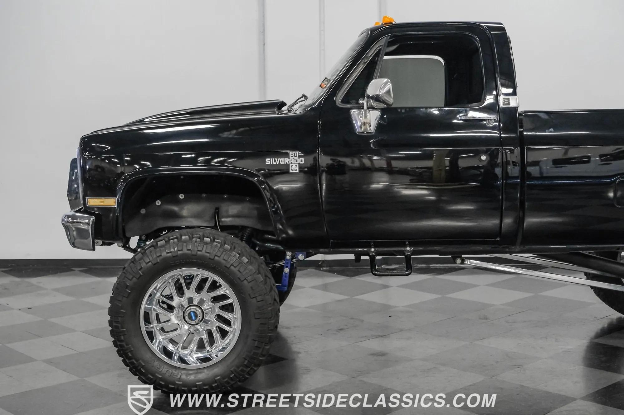 1986 Chevrolet K30 Silverado 4×4 Pickup