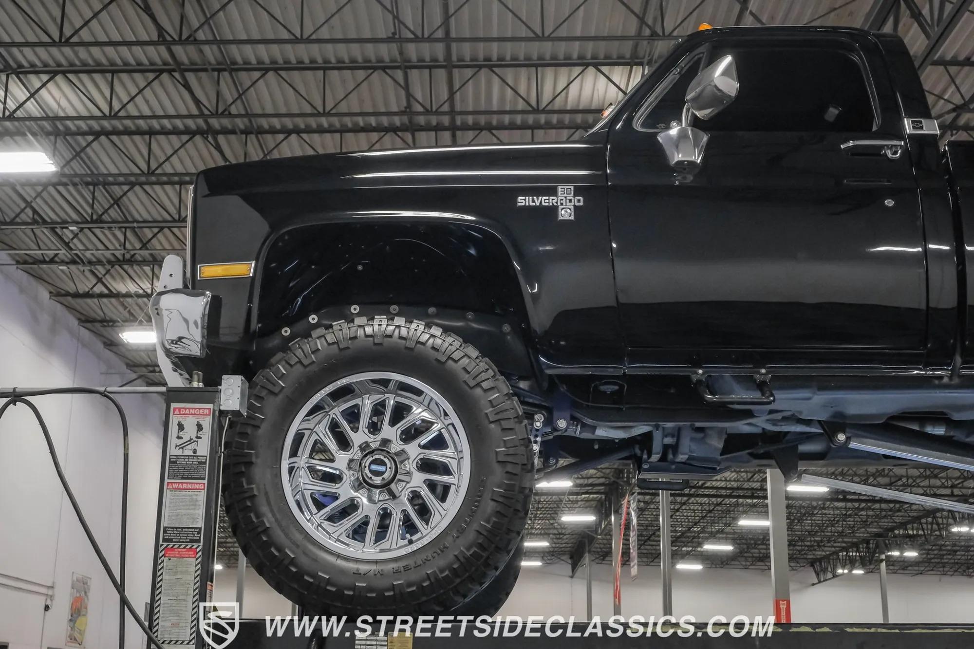 1986 Chevrolet K30 Silverado 4×4 Pickup