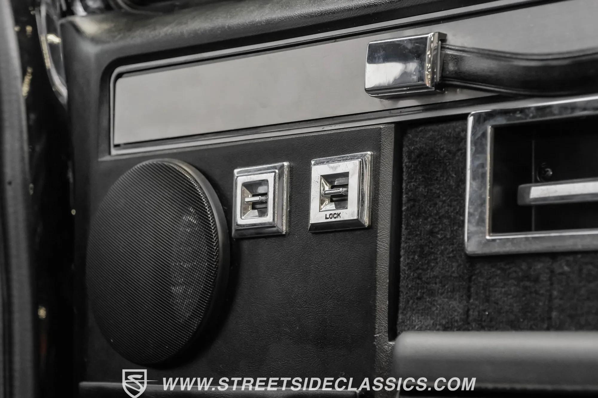 1986 Chevrolet K30 Silverado 4×4 Pickup