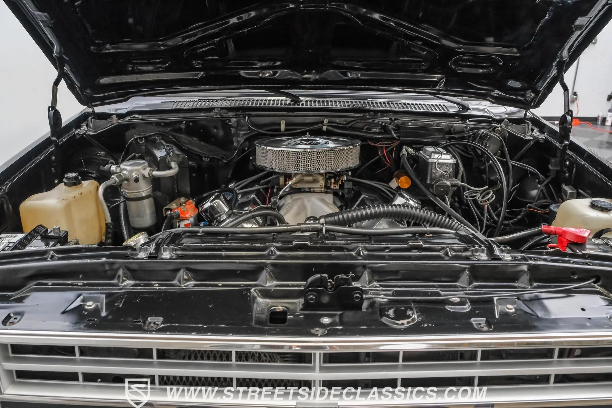 1986 Chevrolet K30 Silverado 4×4 Pickup