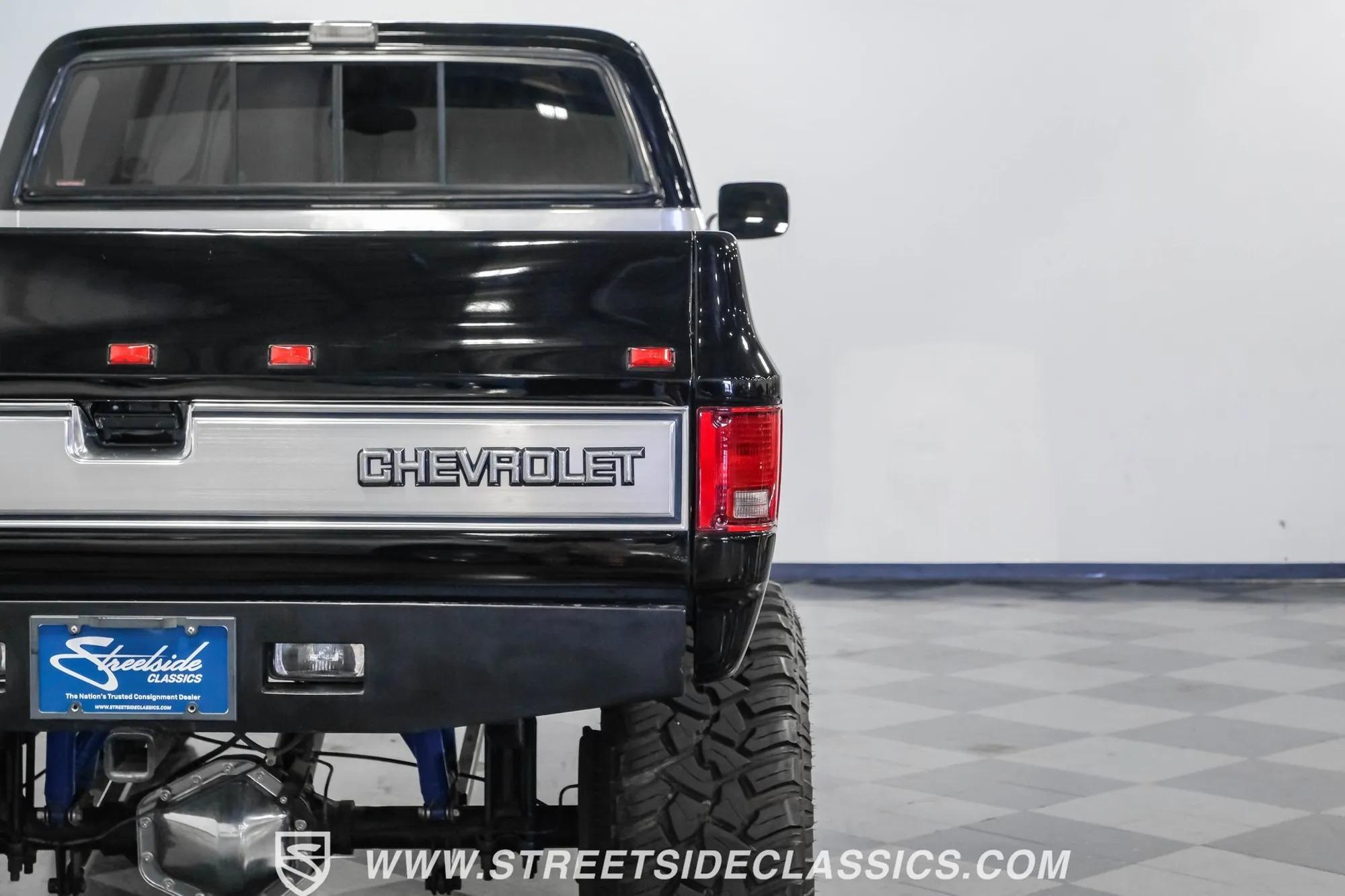 1986 Chevrolet K30 Silverado 4×4 Pickup