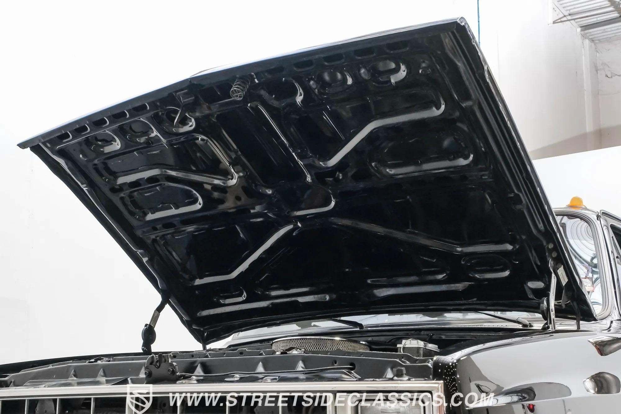 1986 Chevrolet K30 Silverado 4×4 Pickup