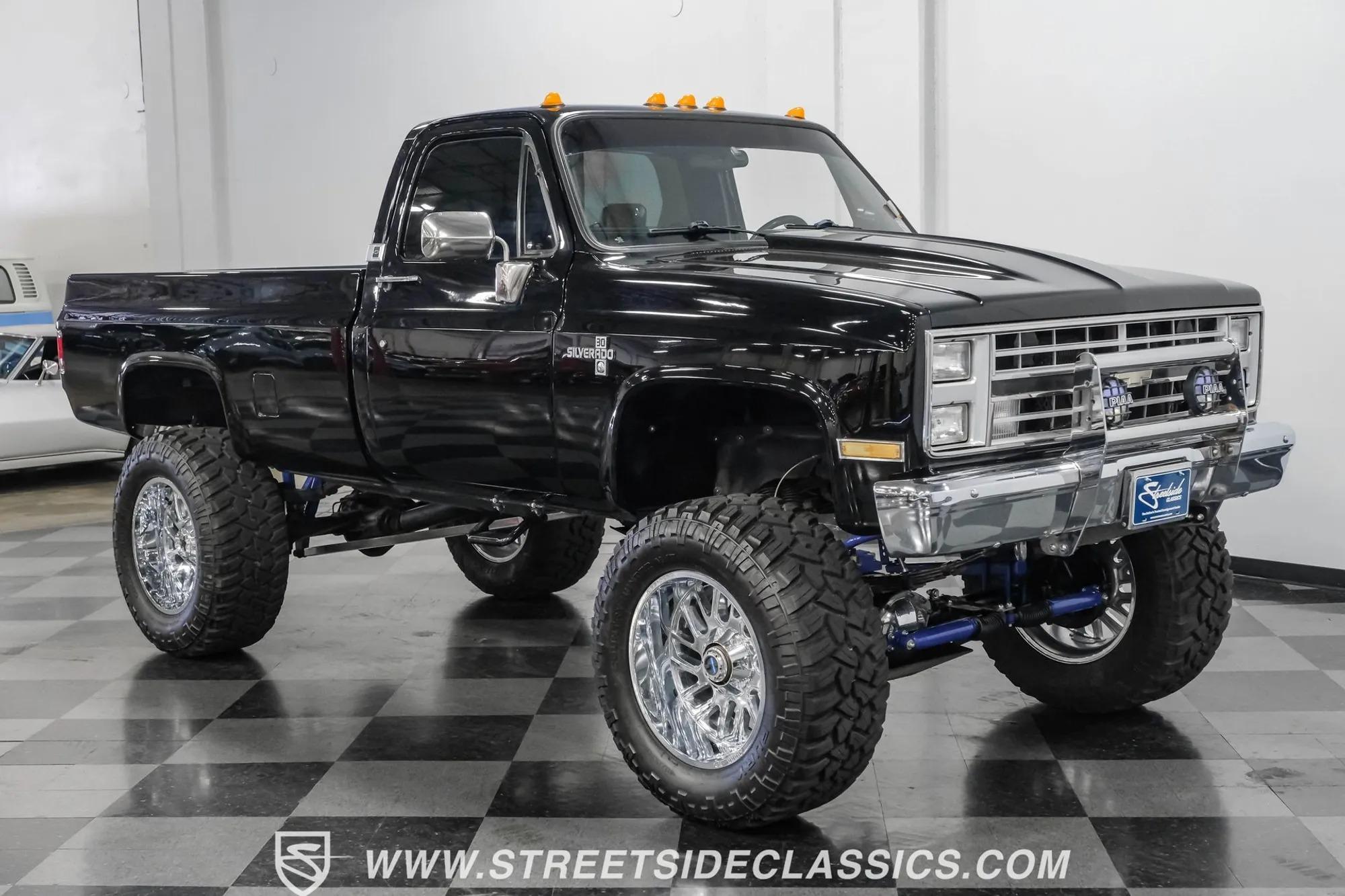 1986 Chevrolet K30 Silverado 4×4 Pickup