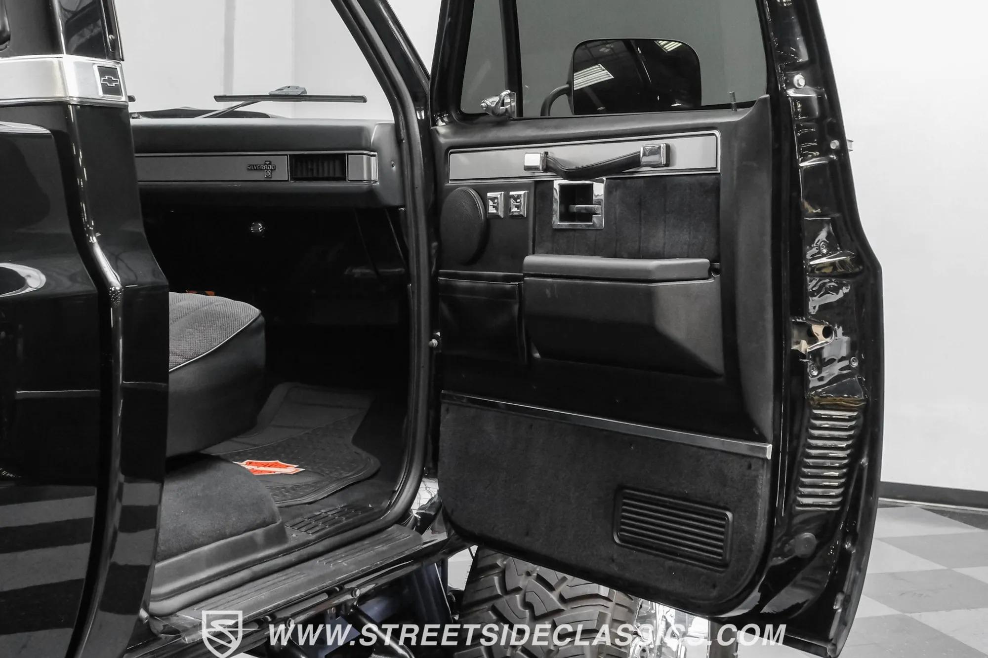 1986 Chevrolet K30 Silverado 4×4 Pickup