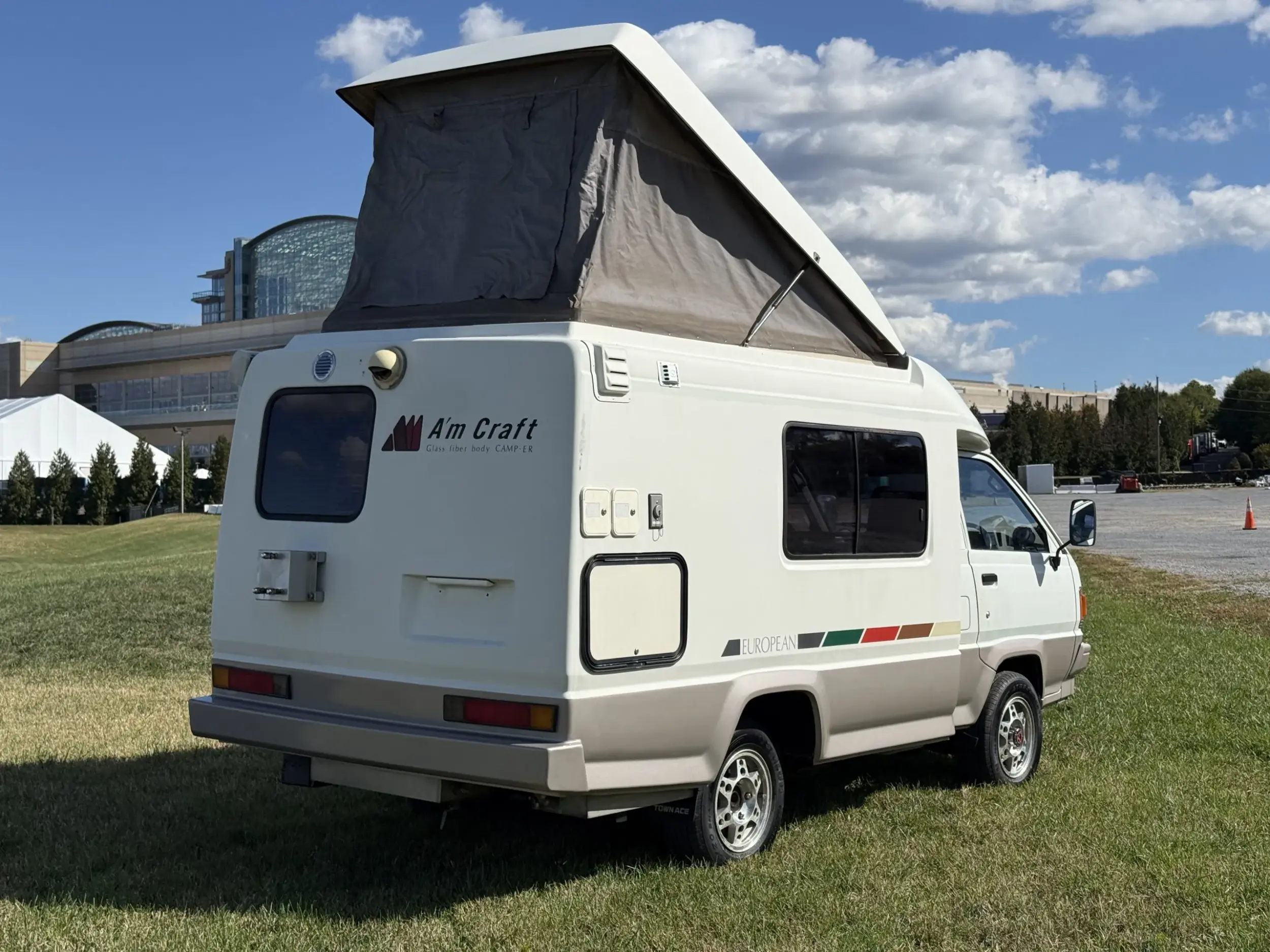 1993 Toyota TownAce Pop-Top Camper - 2