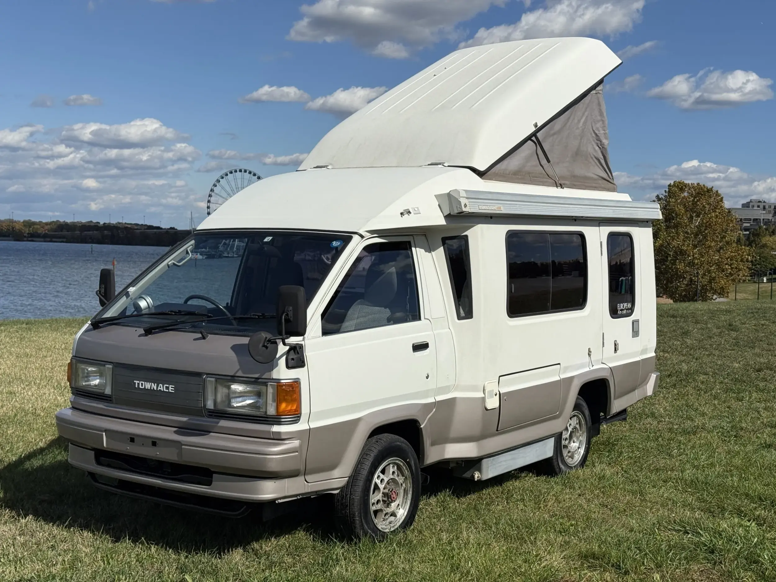 1993 Toyota TownAce Pop-Top Camper - 3
