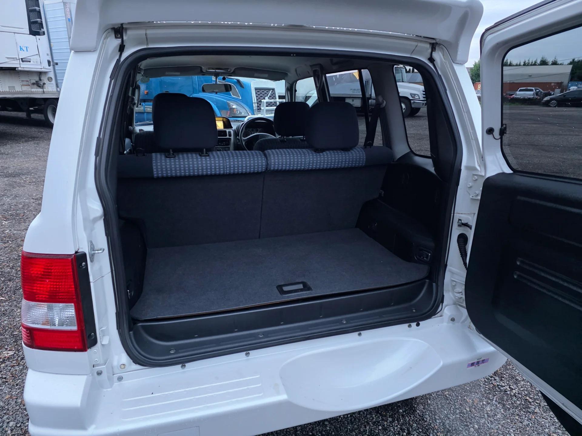 2000 Mitsubishi Pajero IO