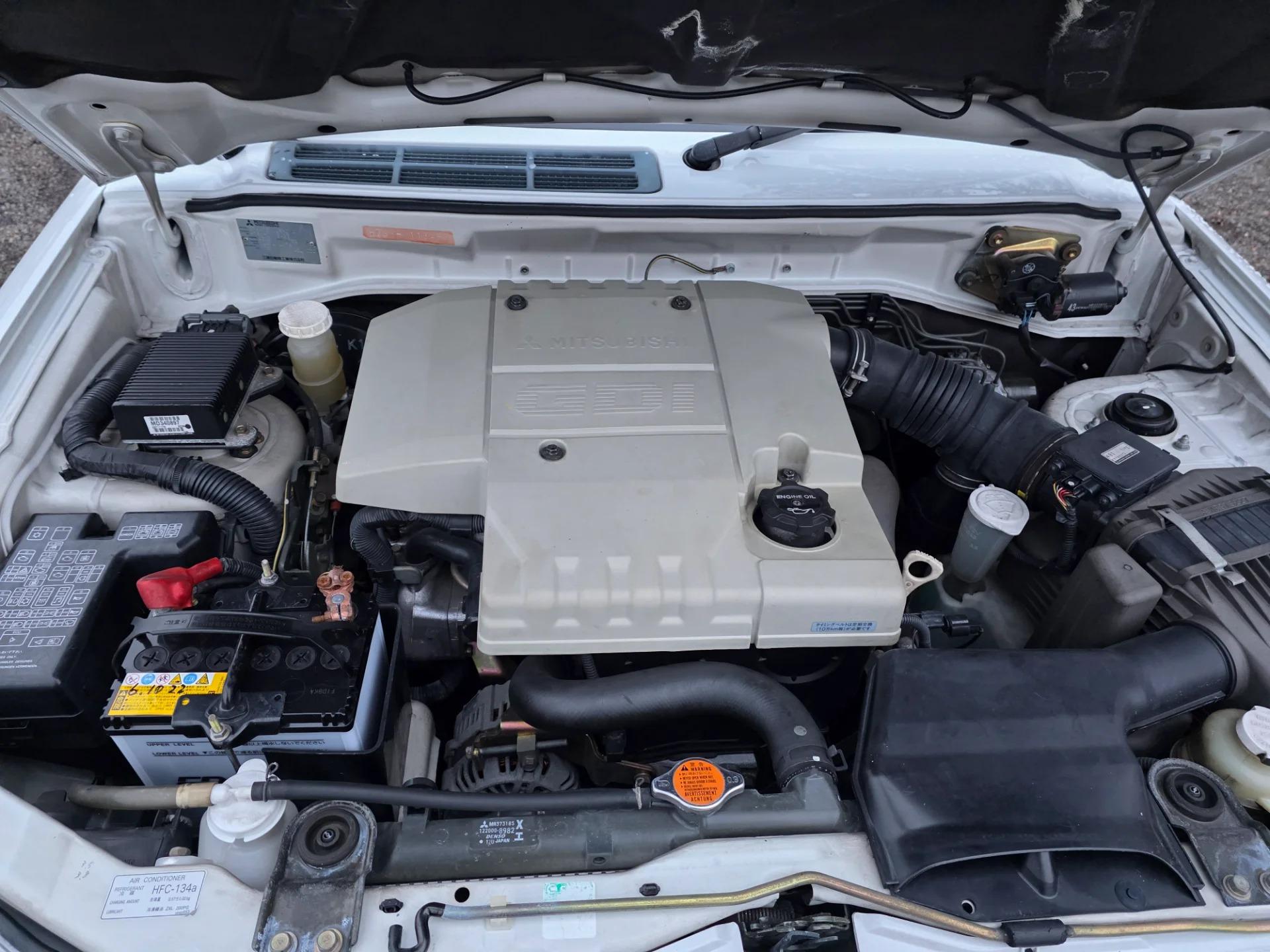 2000 Mitsubishi Pajero IO