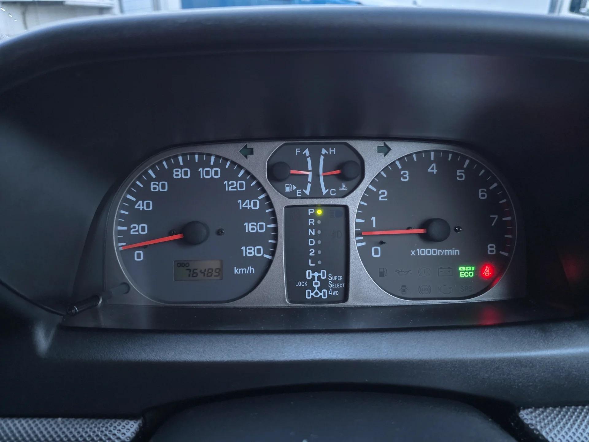 2000 Mitsubishi Pajero IO