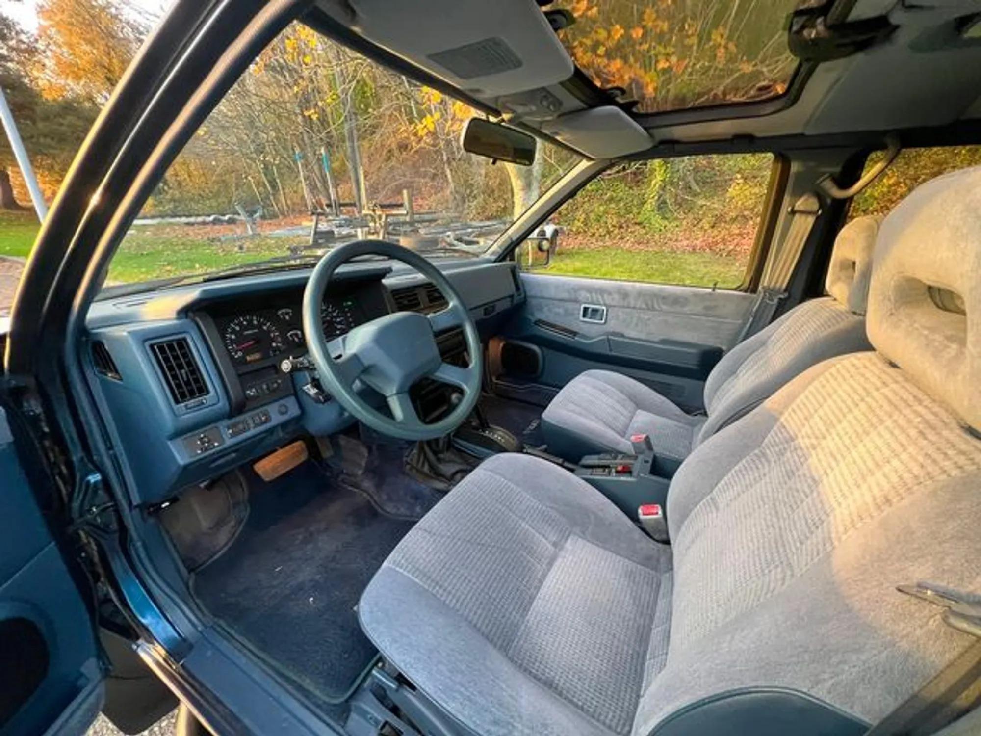 1993 Nissan Pathfinder SE 4×4