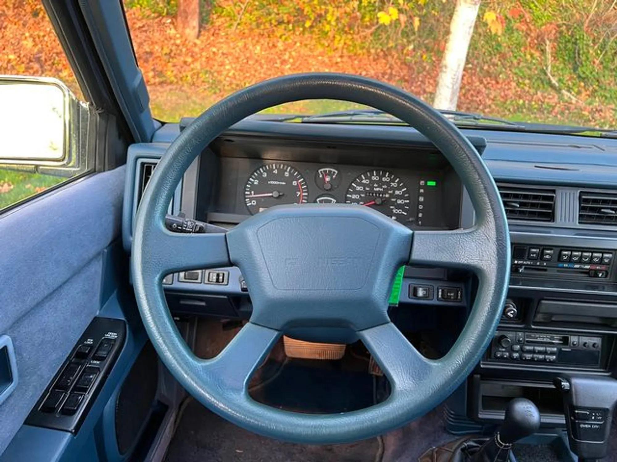 1993 Nissan Pathfinder SE 4×4