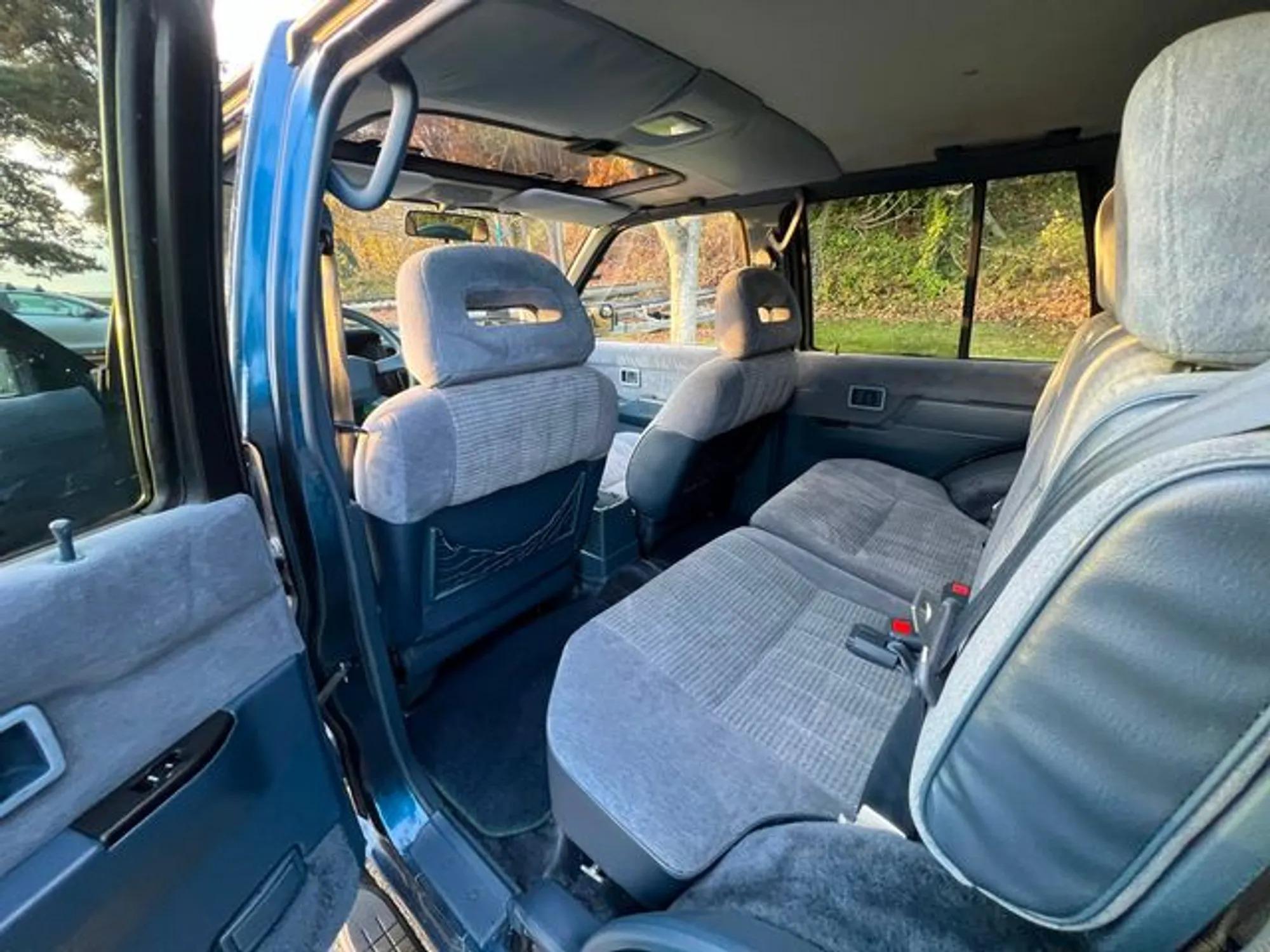 1993 Nissan Pathfinder SE 4×4