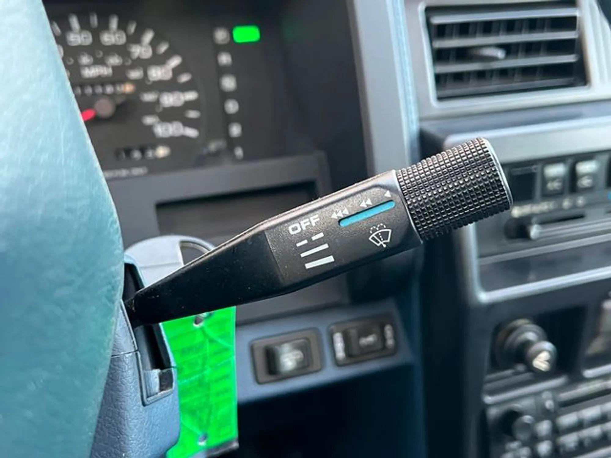 1993 Nissan Pathfinder SE 4×4