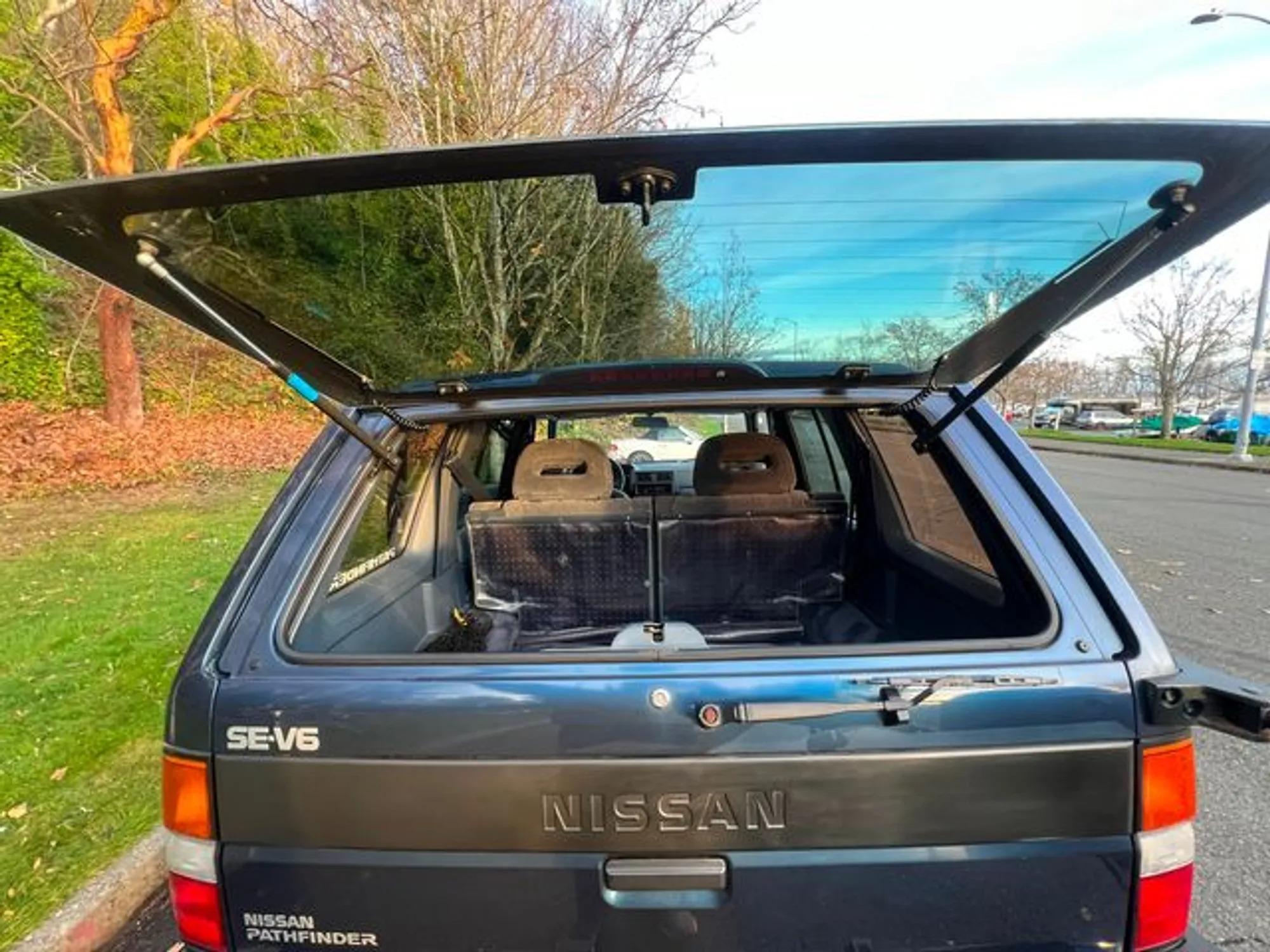 1993 Nissan Pathfinder SE 4×4