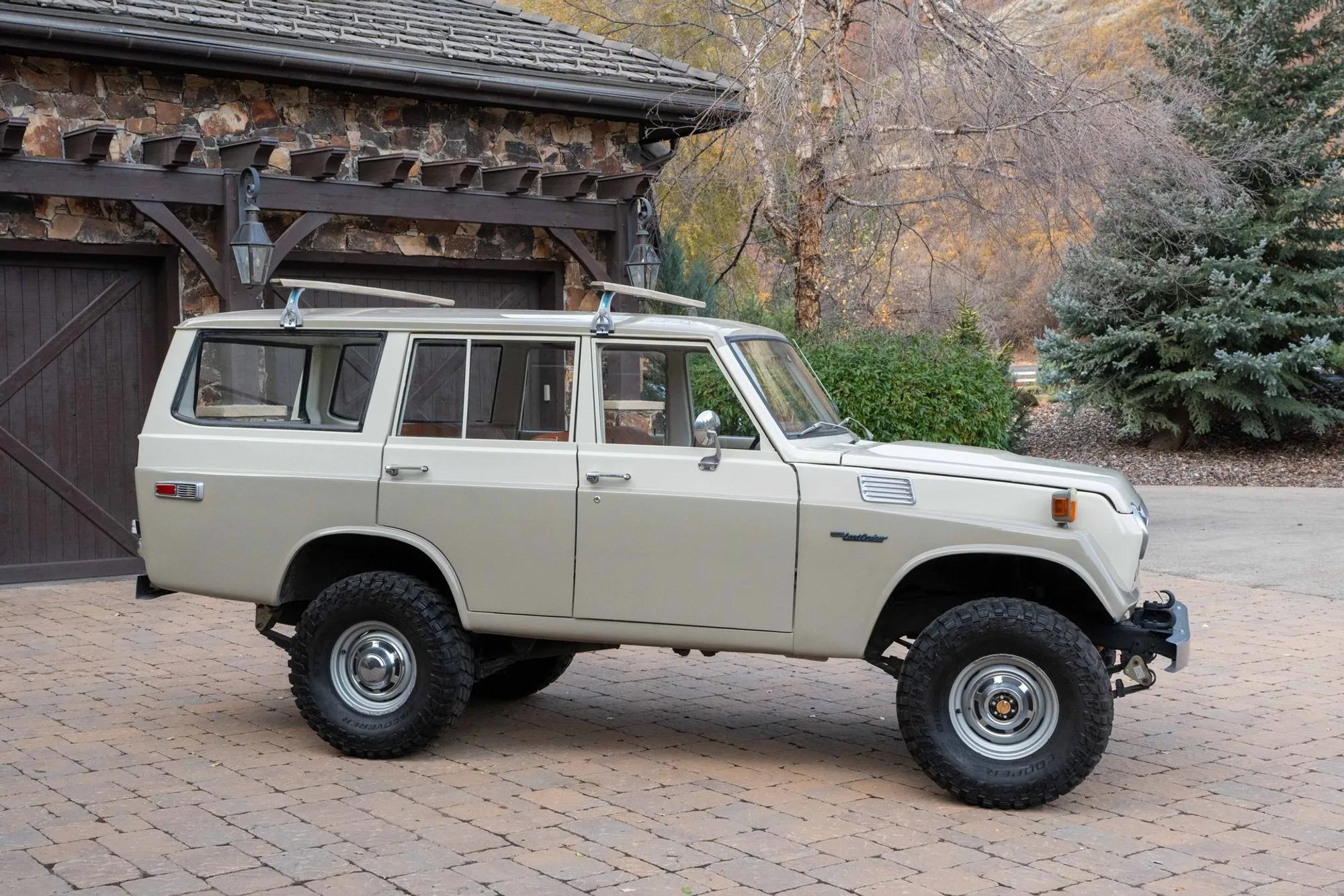 1975 Toyota Land Cruiser FJ55