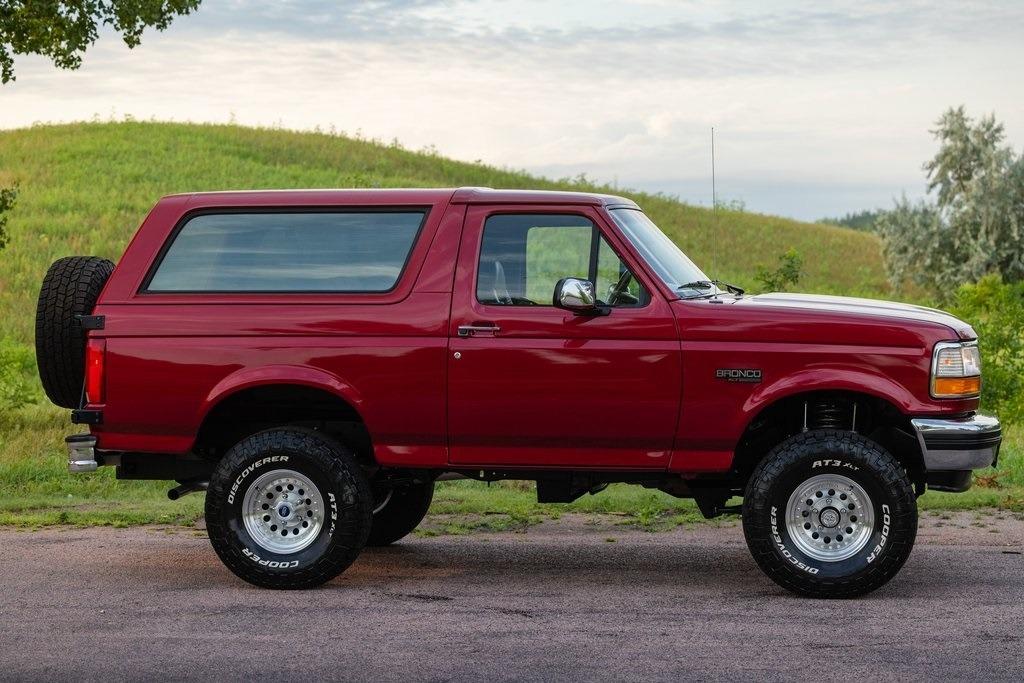 1994 Ford Bronco XLT - 2