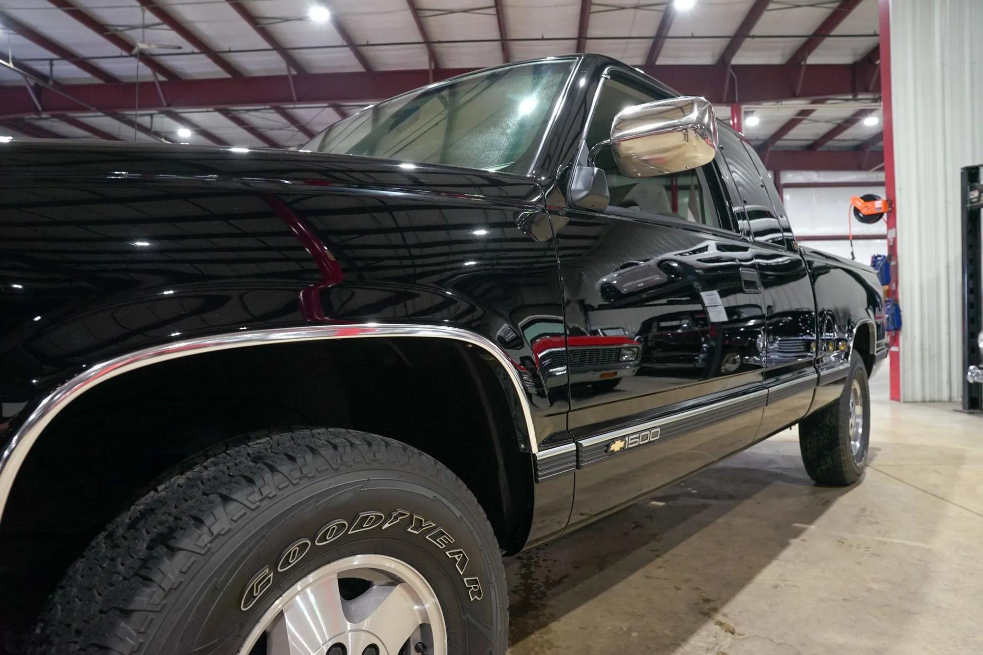 12k-Mile 1994 Chevrolet K-1500 Silverado 4×4