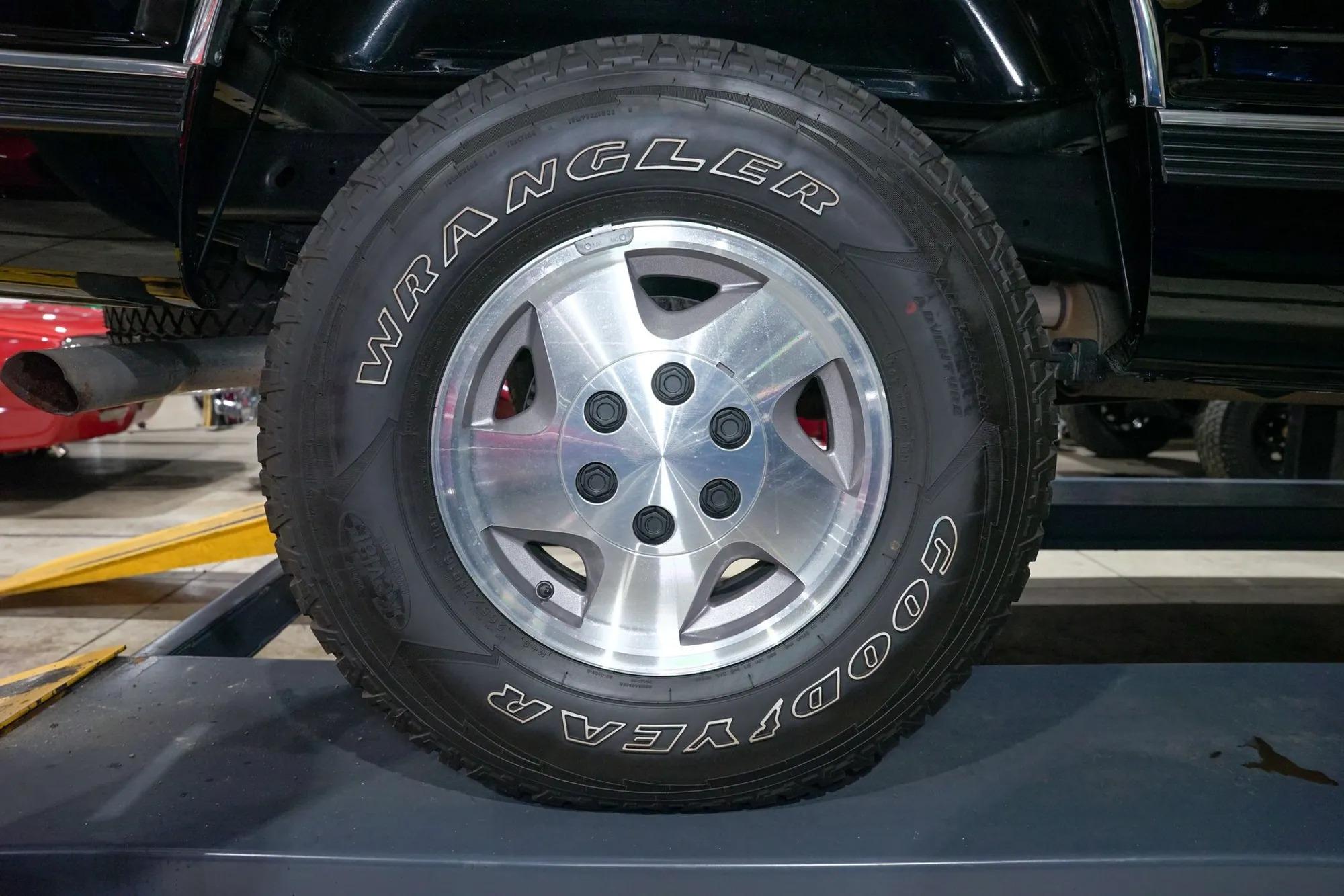 12k-Mile 1994 Chevrolet K-1500 Silverado 4×4