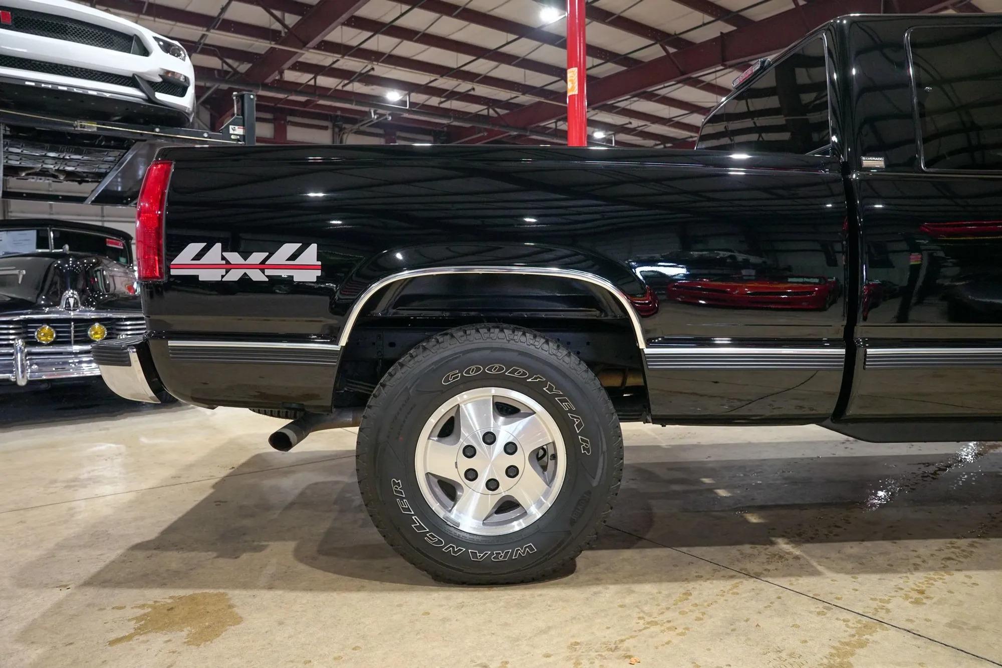 12k-Mile 1994 Chevrolet K-1500 Silverado 4×4