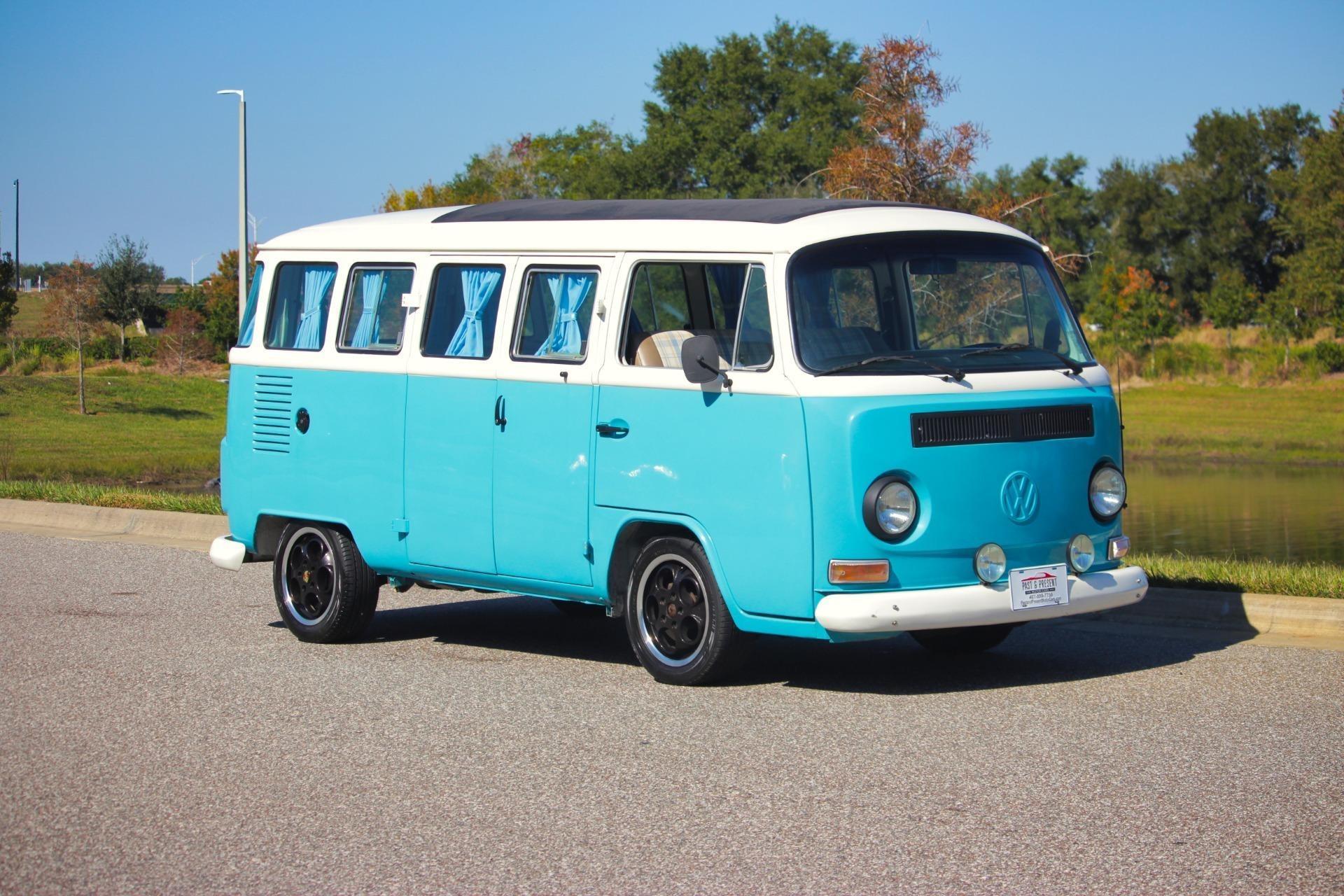  Volkswagen Bus