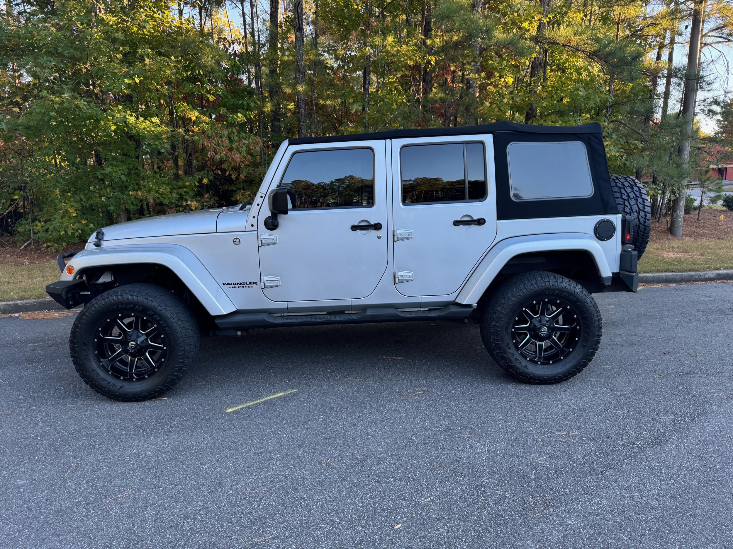 2008 Jeep Wrangler Sahara - 2