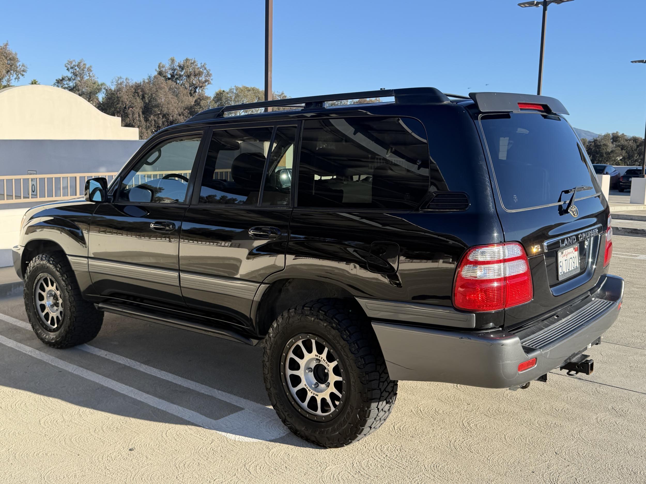 2004 Toyota Land Cruiser - 2