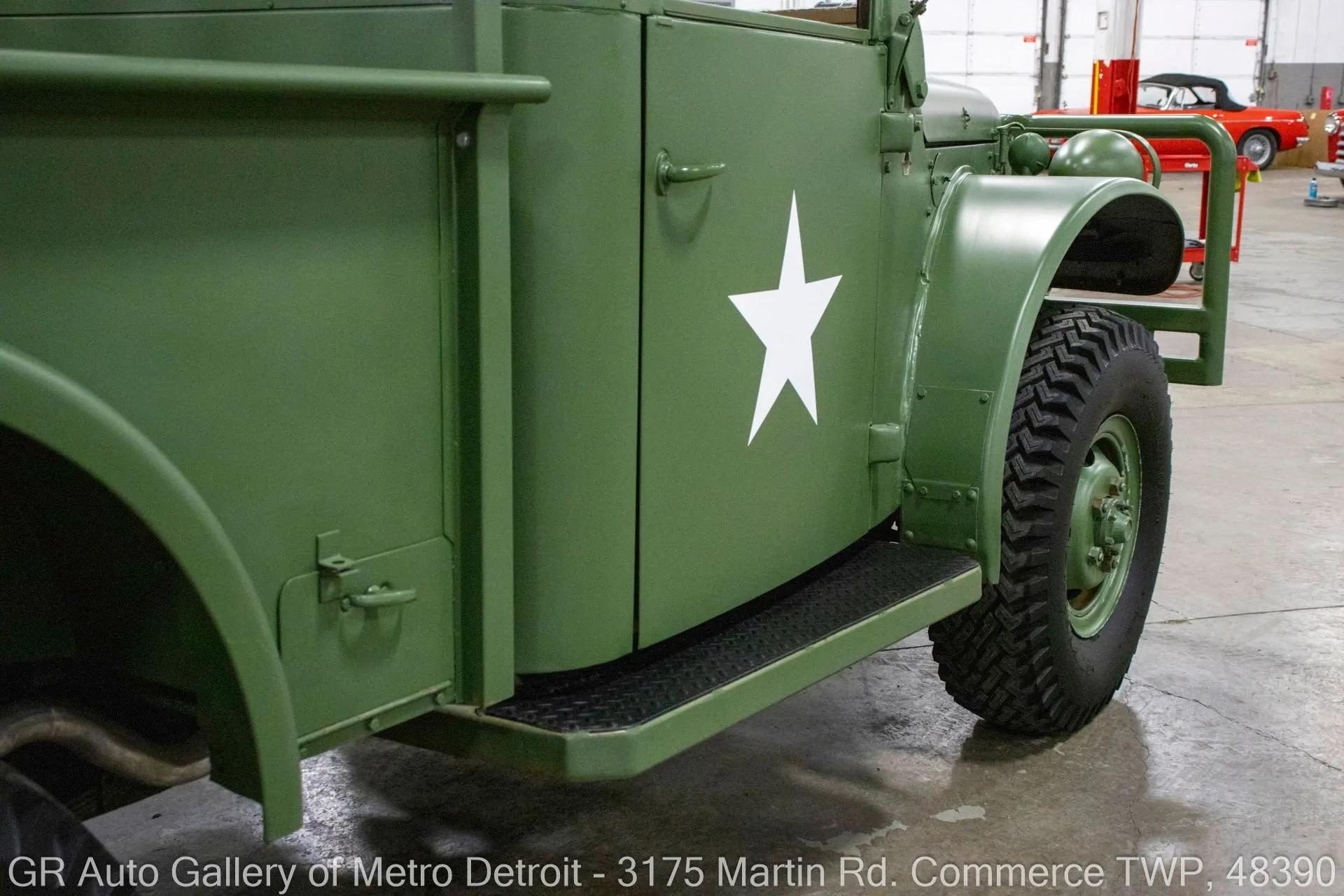 1963 Dodge M37