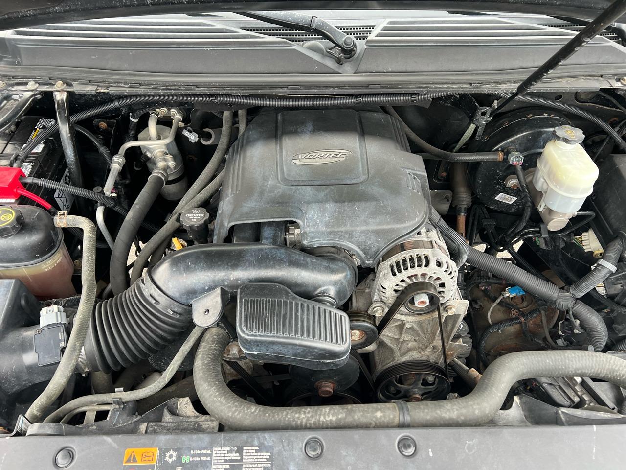 2013 Chevrolet Avalanche LTZ - 3