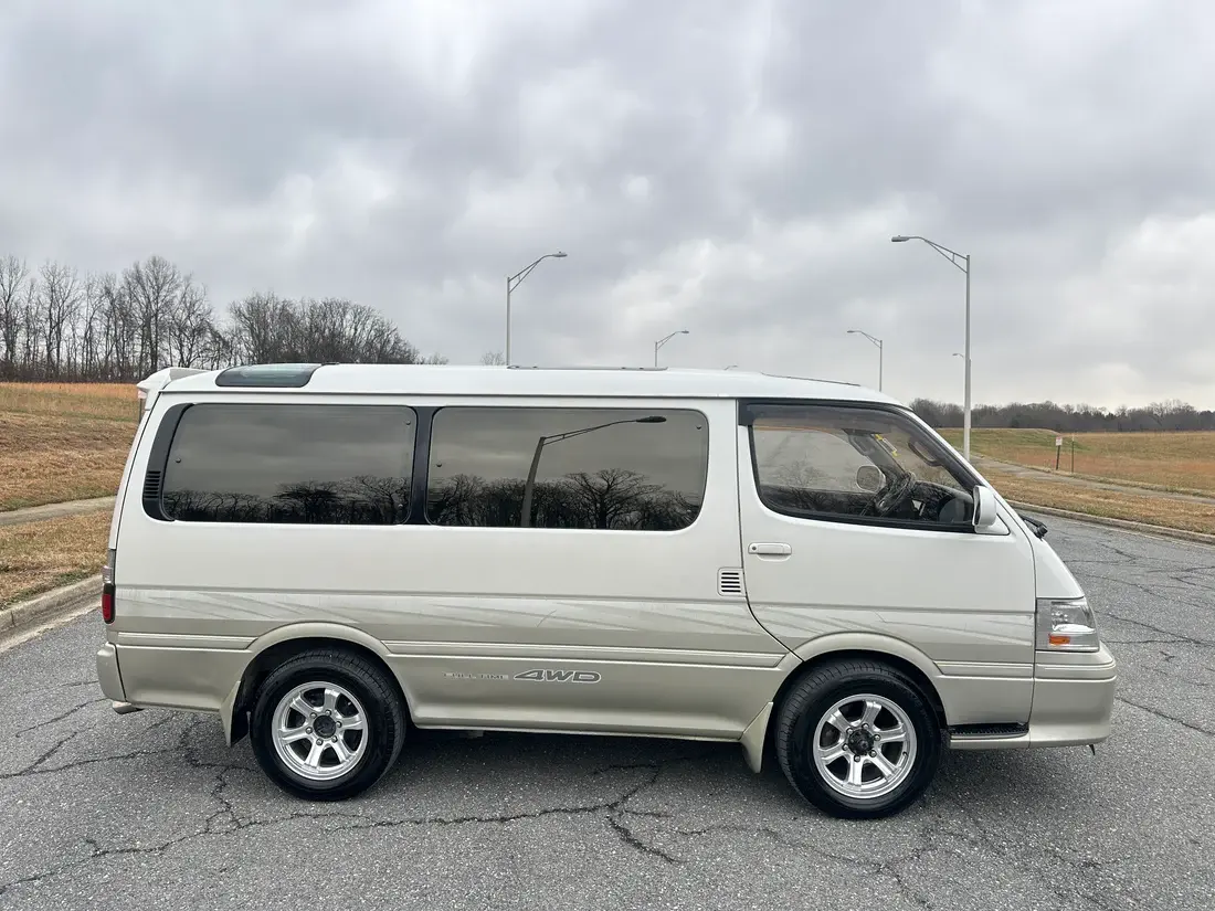 1999 Toyota HiAce Super Custom Living Saloon EX