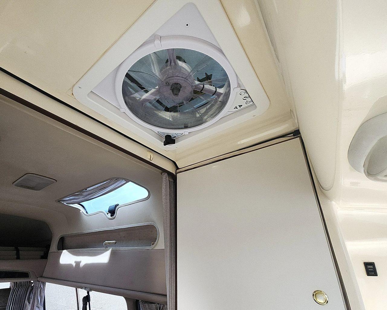 1998 Toyota HiAce Cruising Cabin