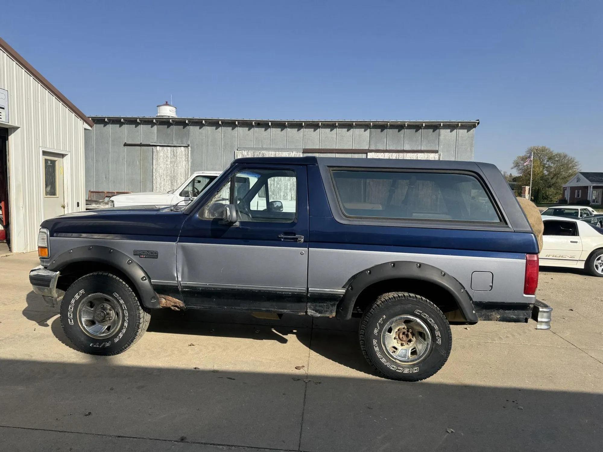 1995 Ford Bronco XLT - 4