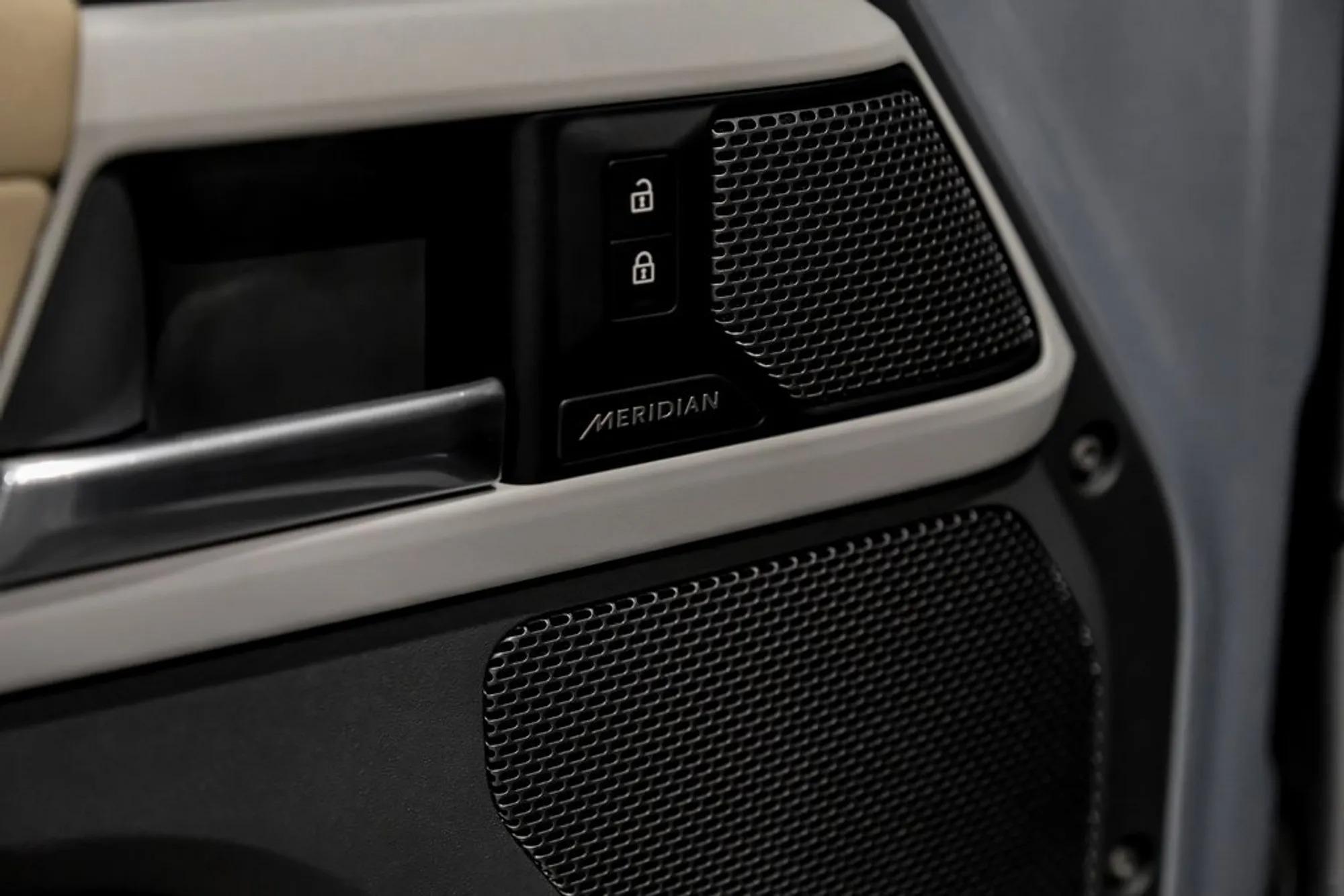 2022 Land Rover Defender 90 X-Dynamic S