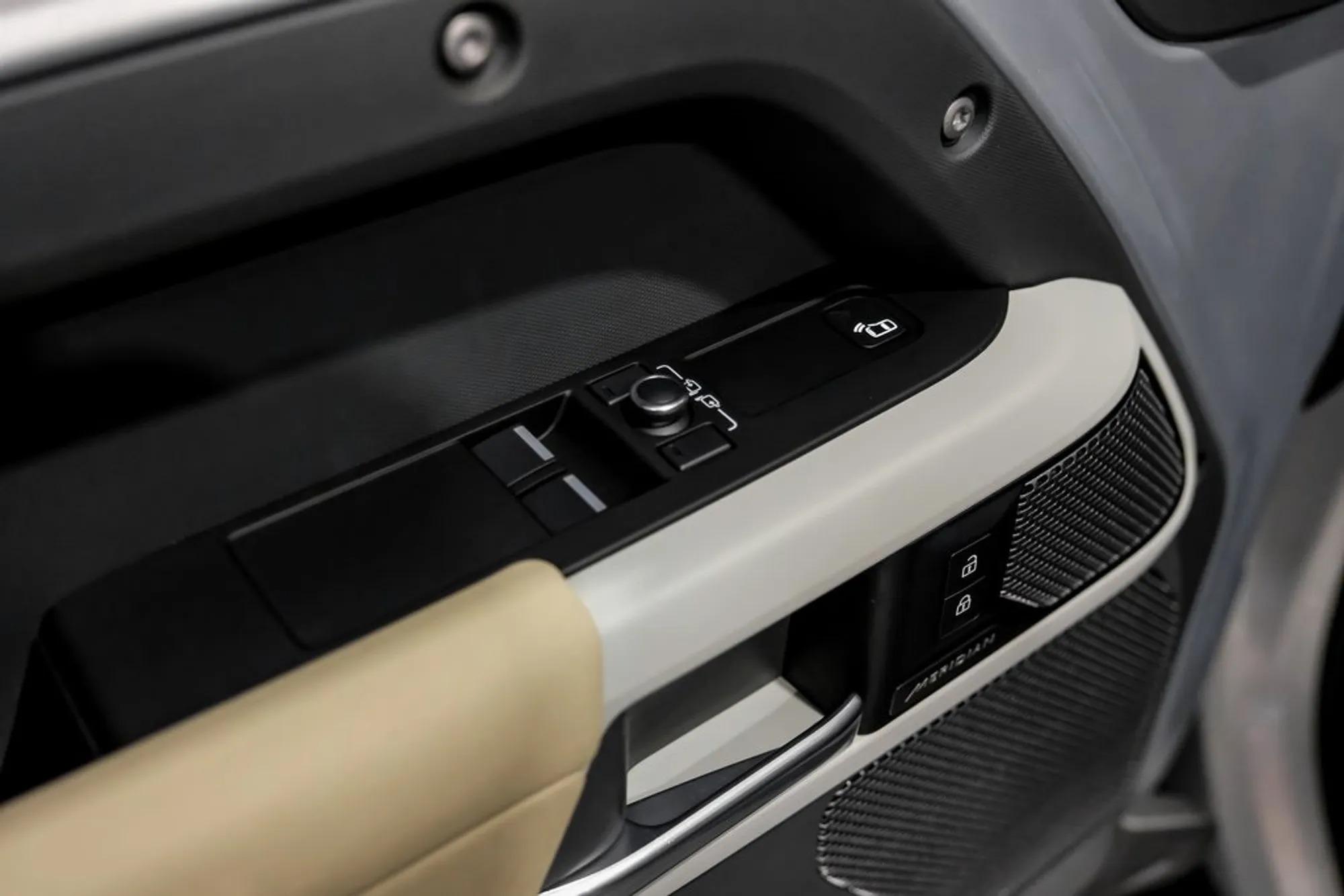 2022 Land Rover Defender 90 X-Dynamic S