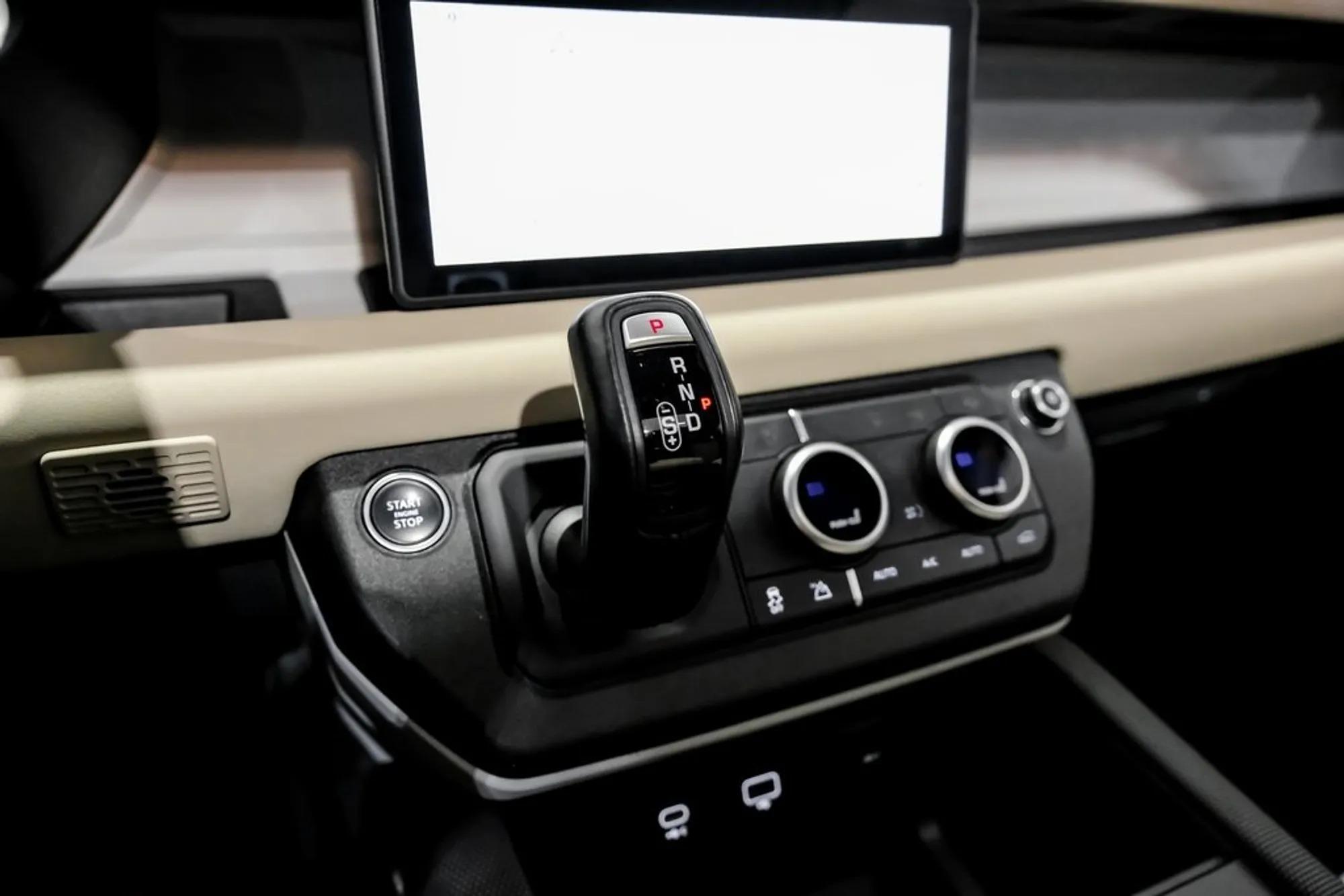 2022 Land Rover Defender 90 X-Dynamic S