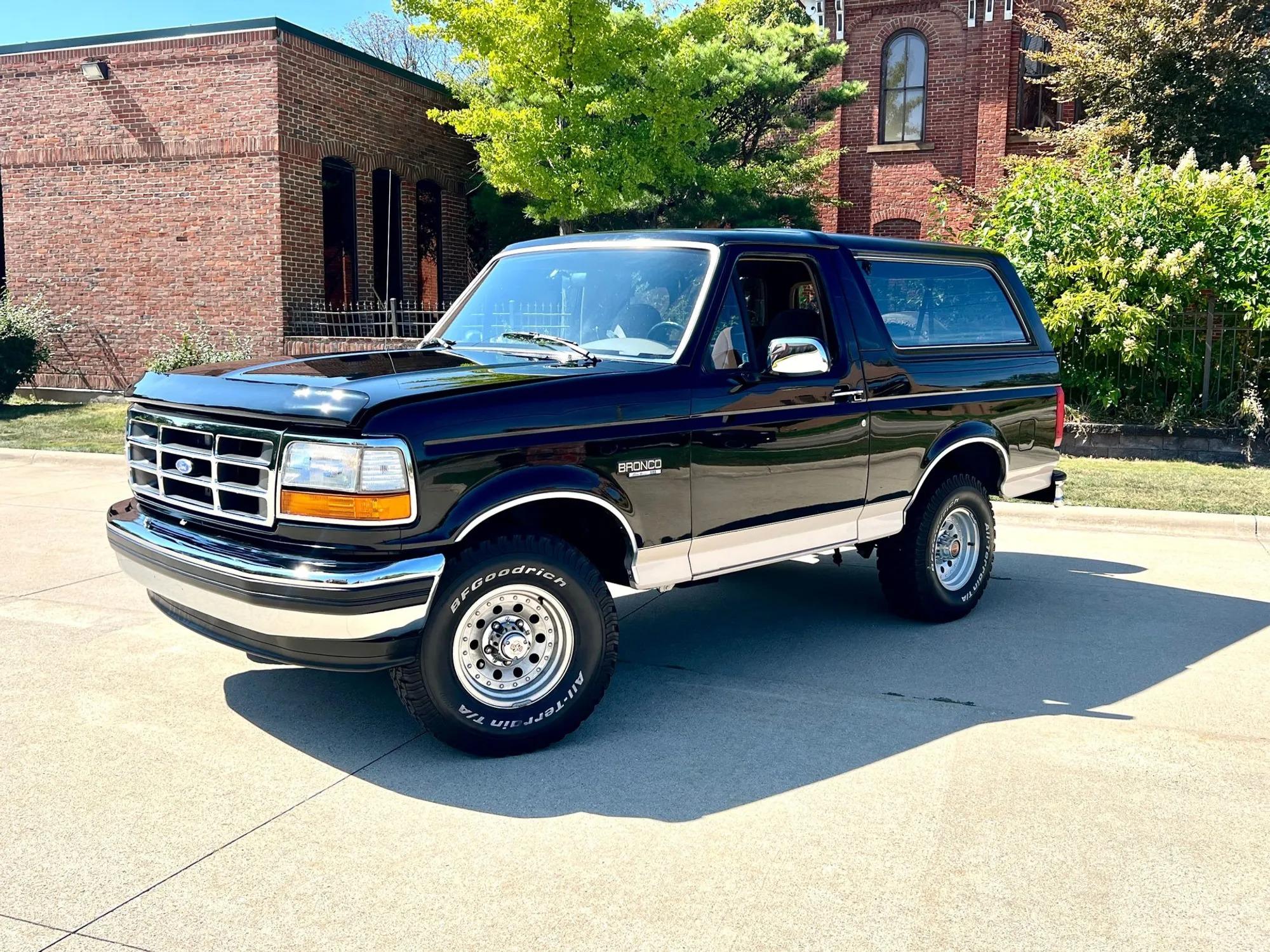 1993 Ford Bronco Eddie Bauer - 2
