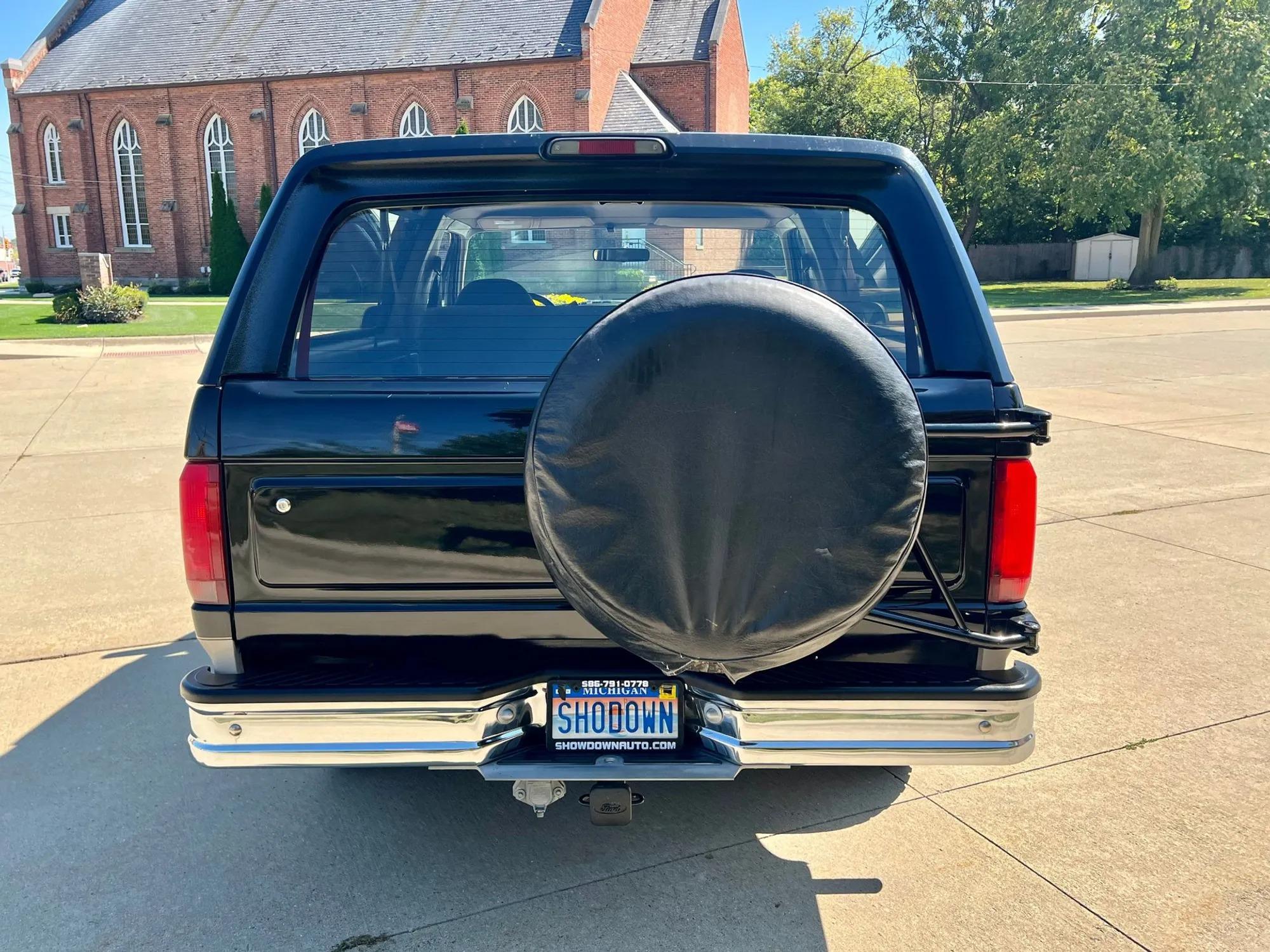 1993 Ford Bronco Eddie Bauer - 5